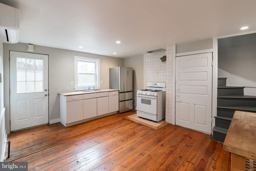 *Available Now!*

Welcome to 1221 Marlborough St, Unit R1! This beautiful 1 bedroom, 1 bathroom trinity style apartment is located in Fishtown. It features hardwood flooring throughout, in-unit laundry, and a charming shared patio space! The kitchen is complete with a refrigerator, stove/oven, microwave, ample cabinet space and is also home to the full bathroom. Making your way upstairs you will find the spacious bedroom loft that is flooded with natural light. Other amenities include a mini split a/c system and ceiling fan. This property is ideally situated within walking distance from numerous local eateries/businesses along East Girard Ave including, Ramona Susan's Bake Shop. Gilda, Meyers Brewing Company, and Ekta Indian Cuisine.

*1 Pet Permitted, Cats OK, Dogs <40 lbs, $500 Non-refundable Pet Fee.

Please call to schedule an appointment for a showing!