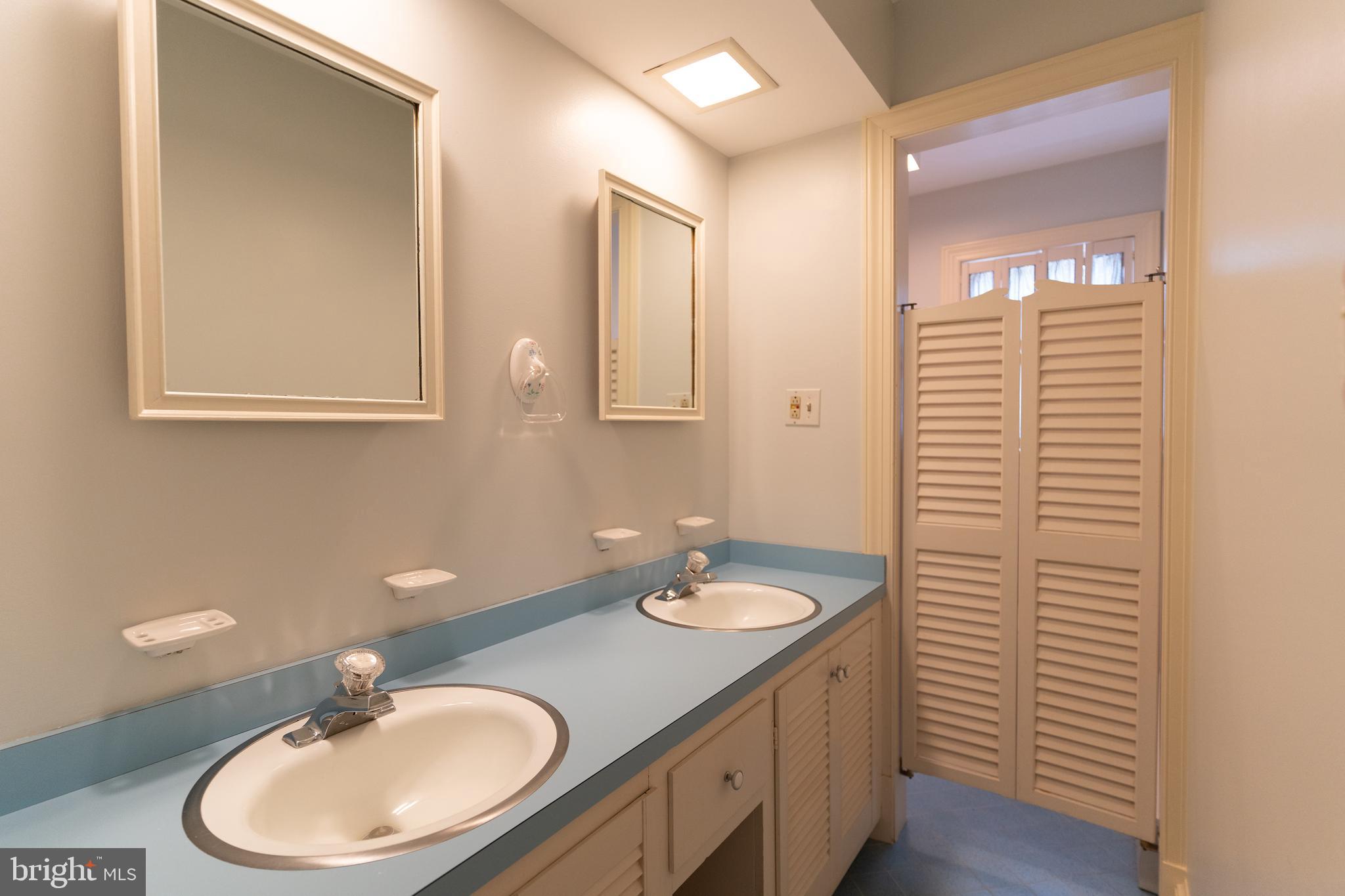 KENTLAND FARMS - Residential Lease