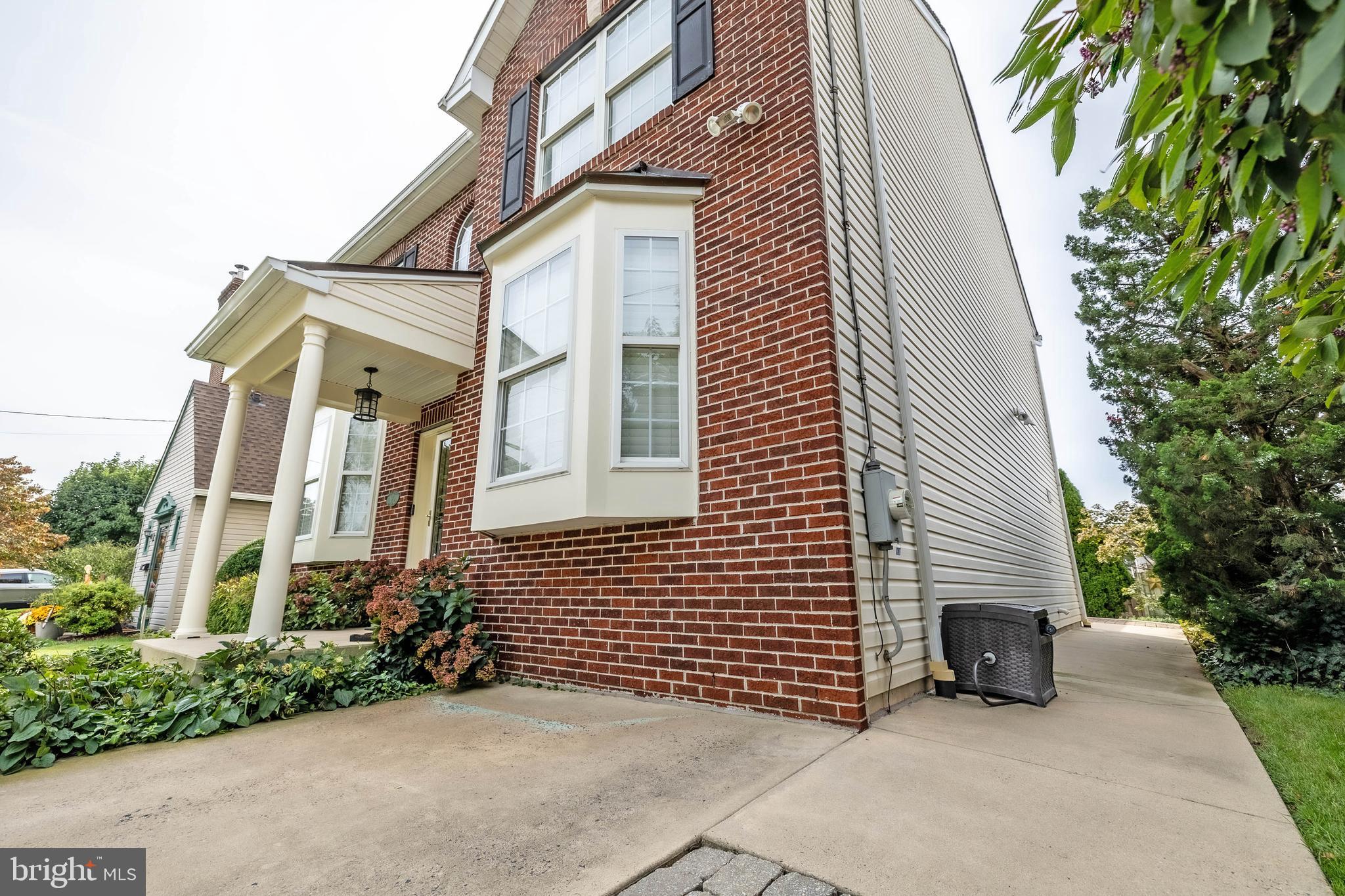 FOX CHASE - Residential