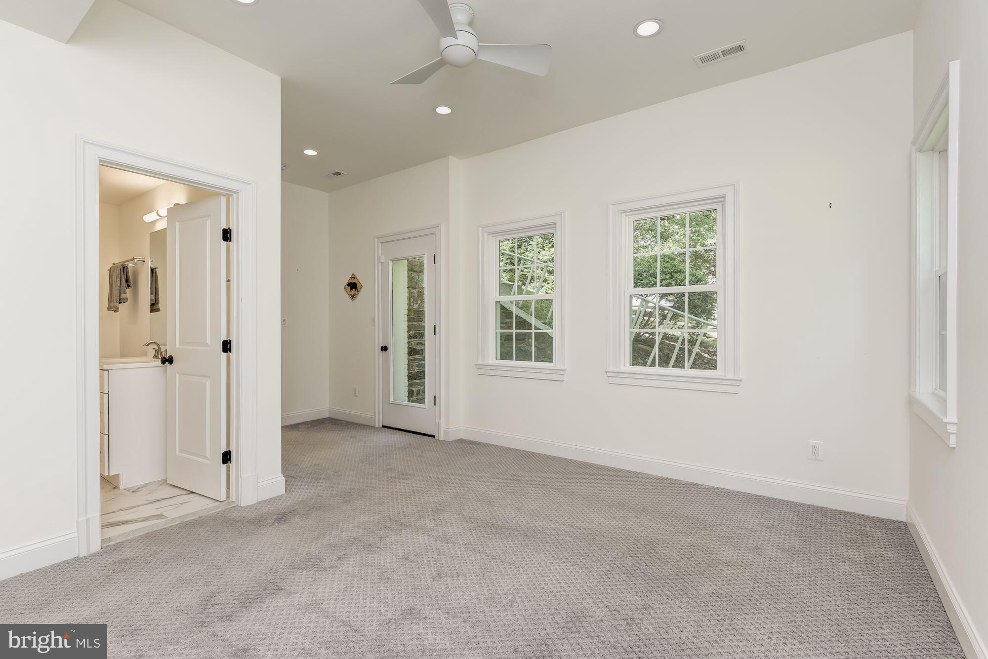 POTOMAC FALLS - Residential