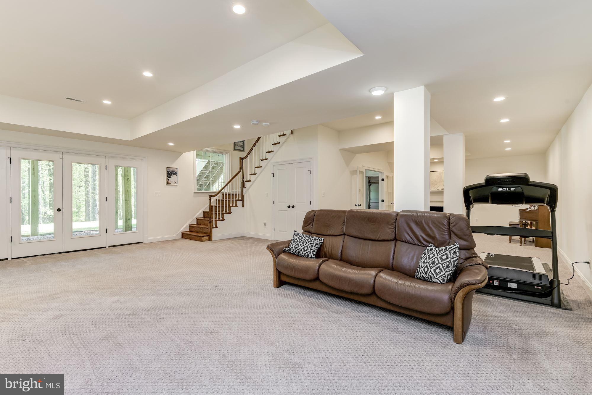 POTOMAC FALLS - Residential