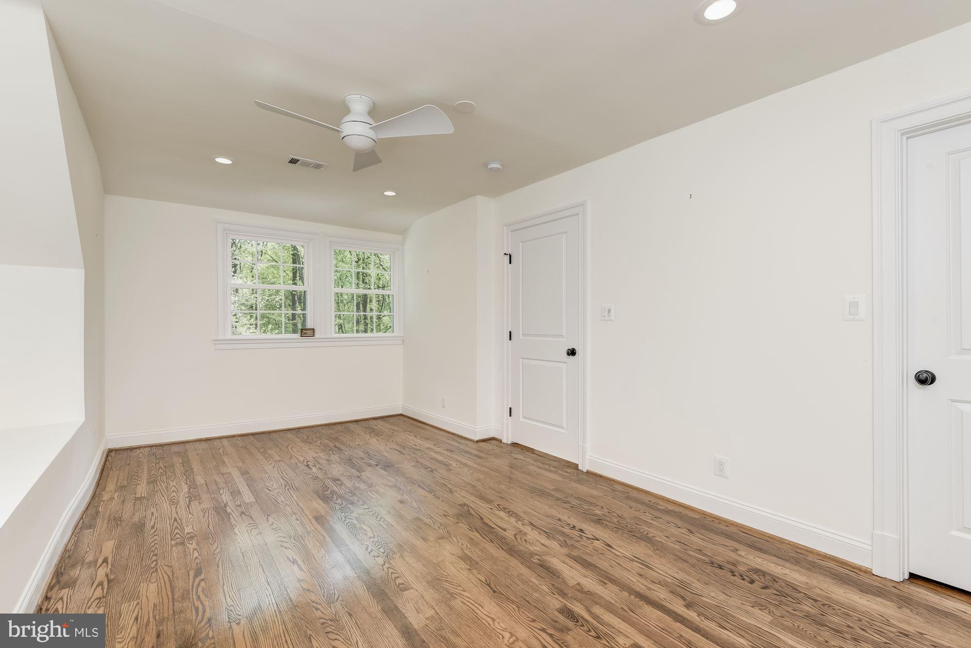 POTOMAC FALLS - Residential