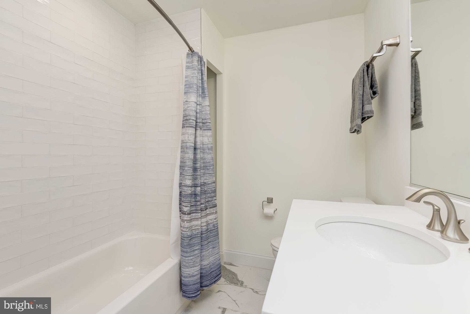 POTOMAC FALLS - Residential