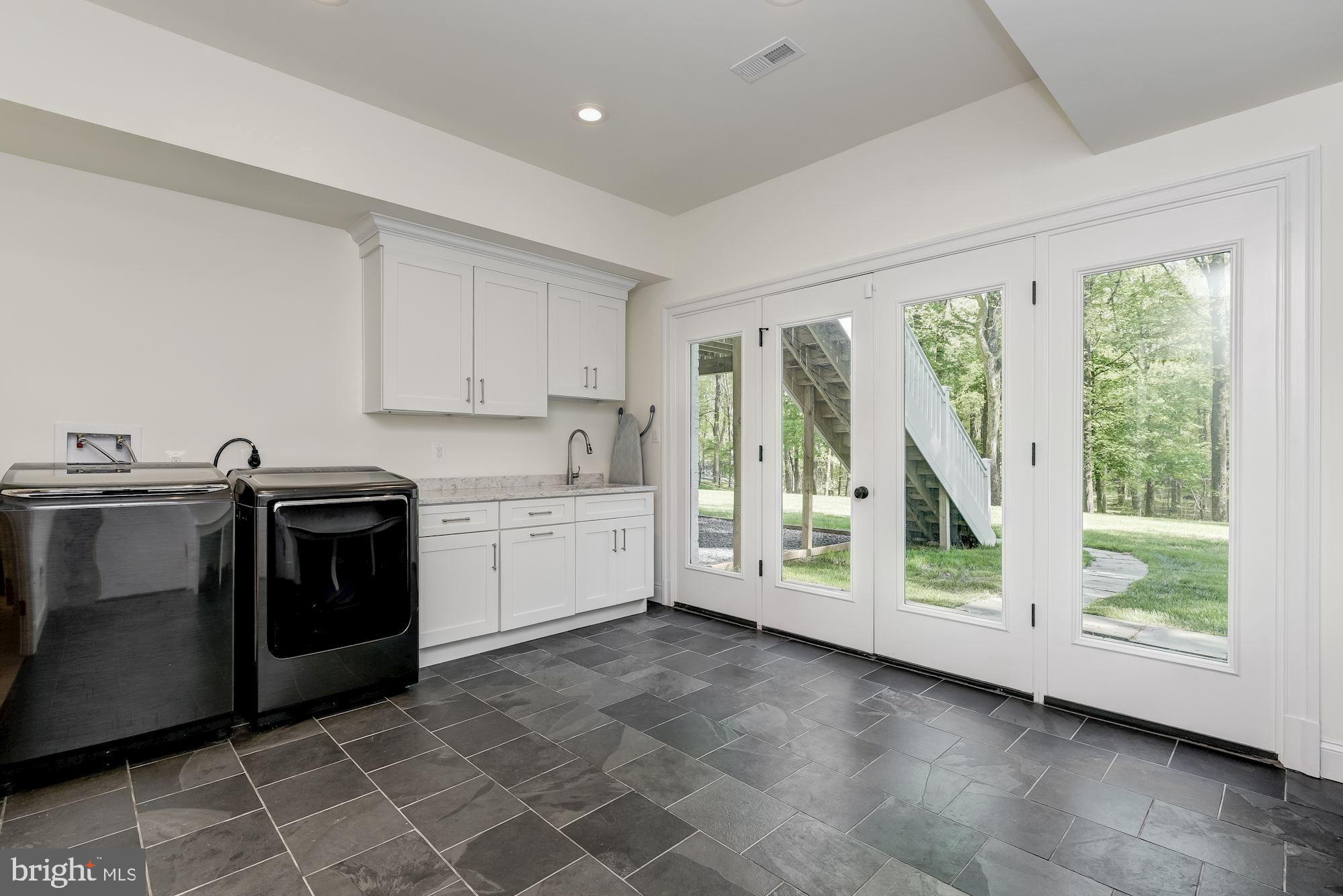 POTOMAC FALLS - Residential