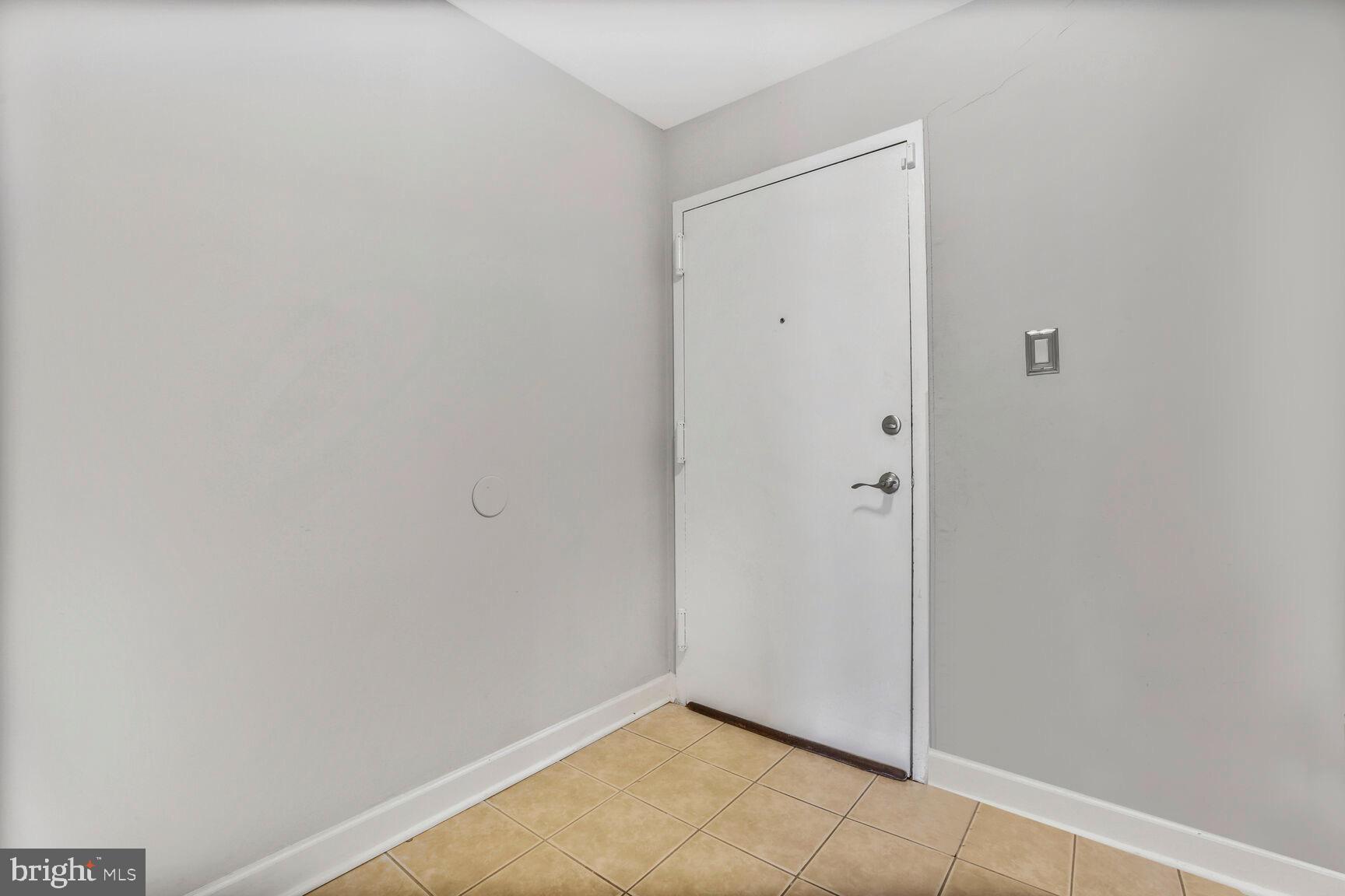 2211 GREENERY LANE 102-6