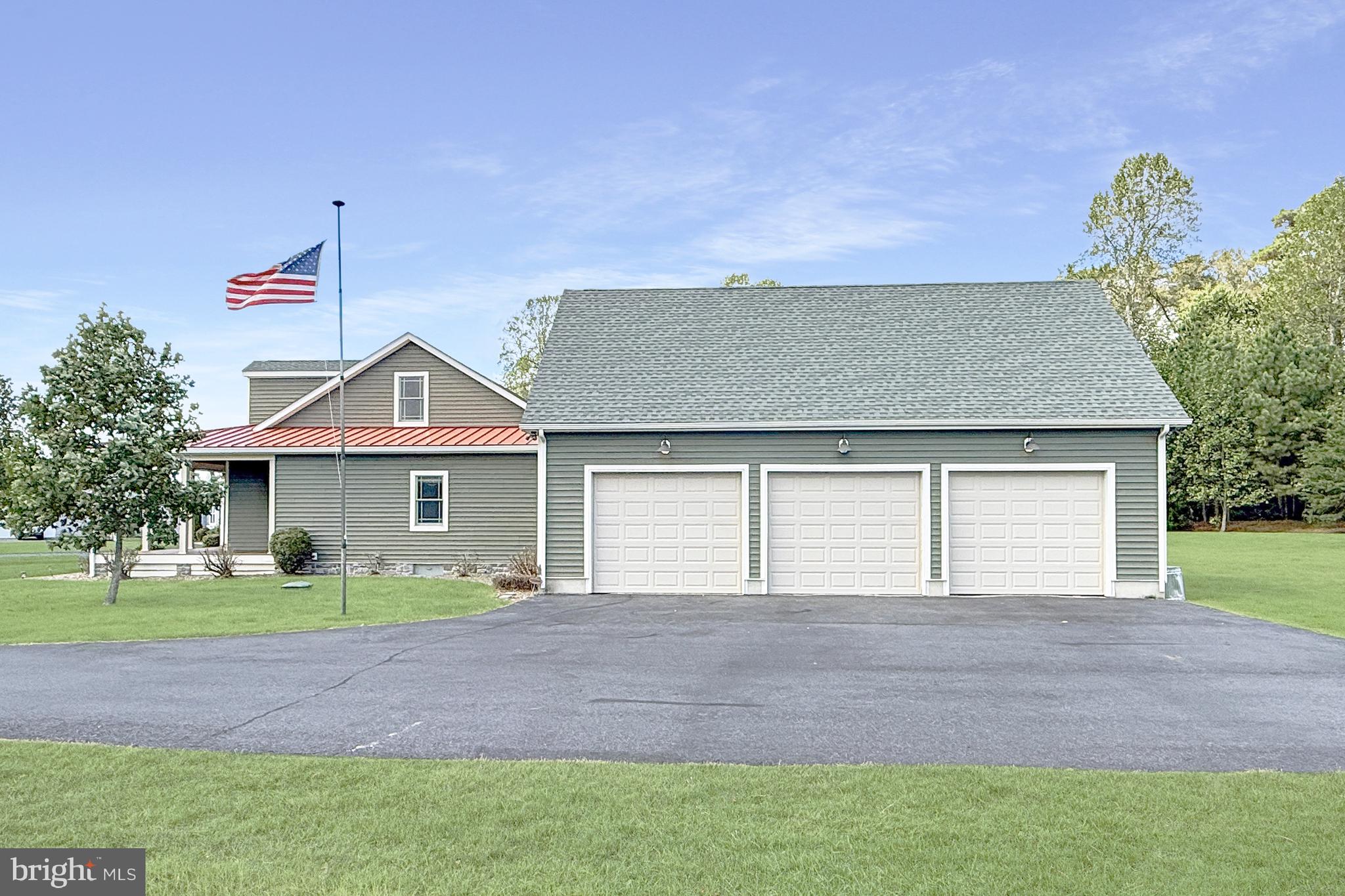 15217 AUTUMN OAKS DRIVE