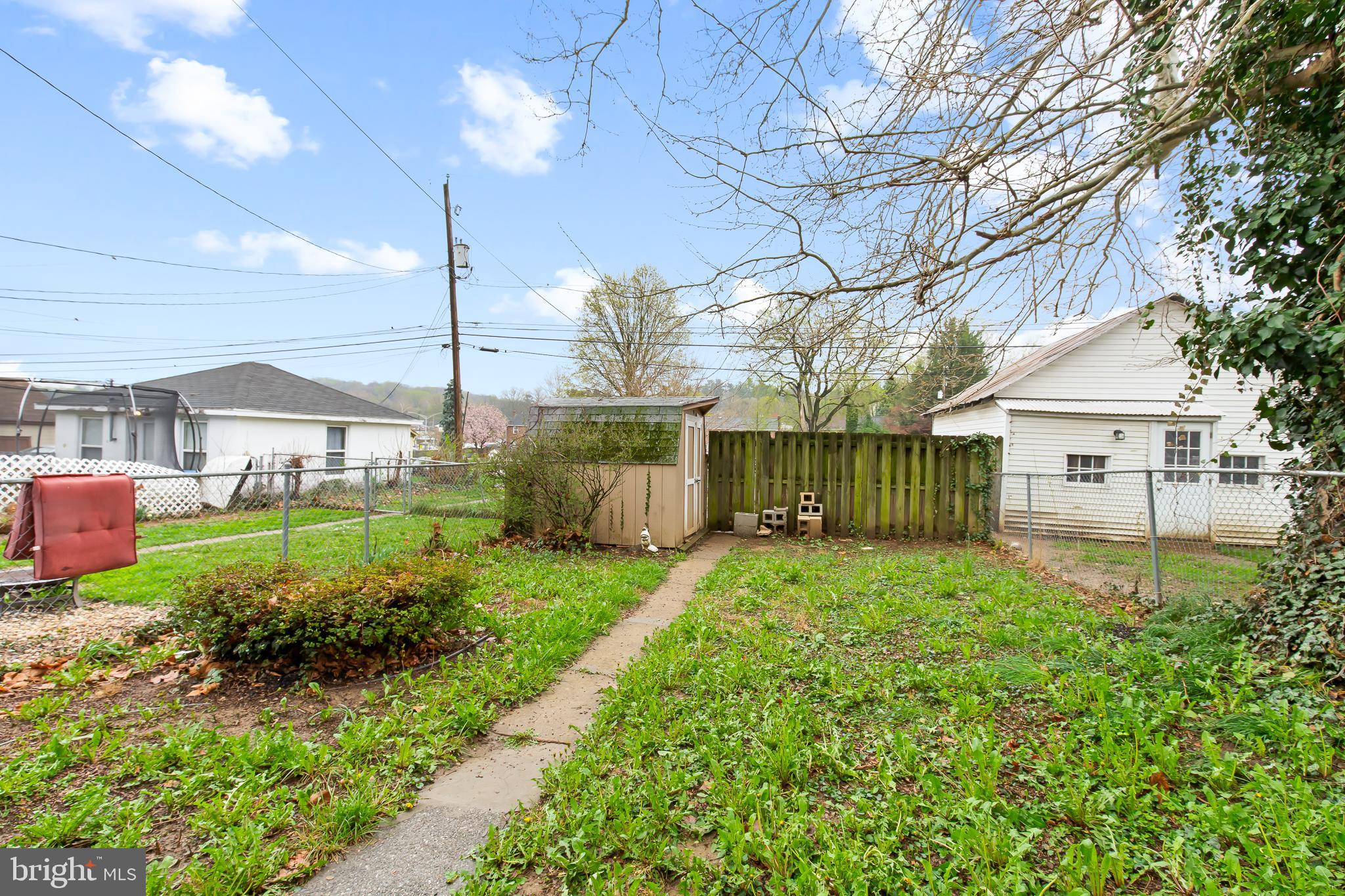 VETERANS MEMORIAL PARK - Residential