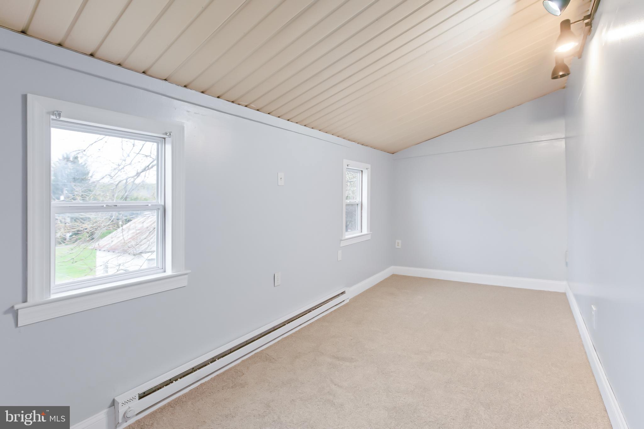 VETERANS MEMORIAL PARK - Residential