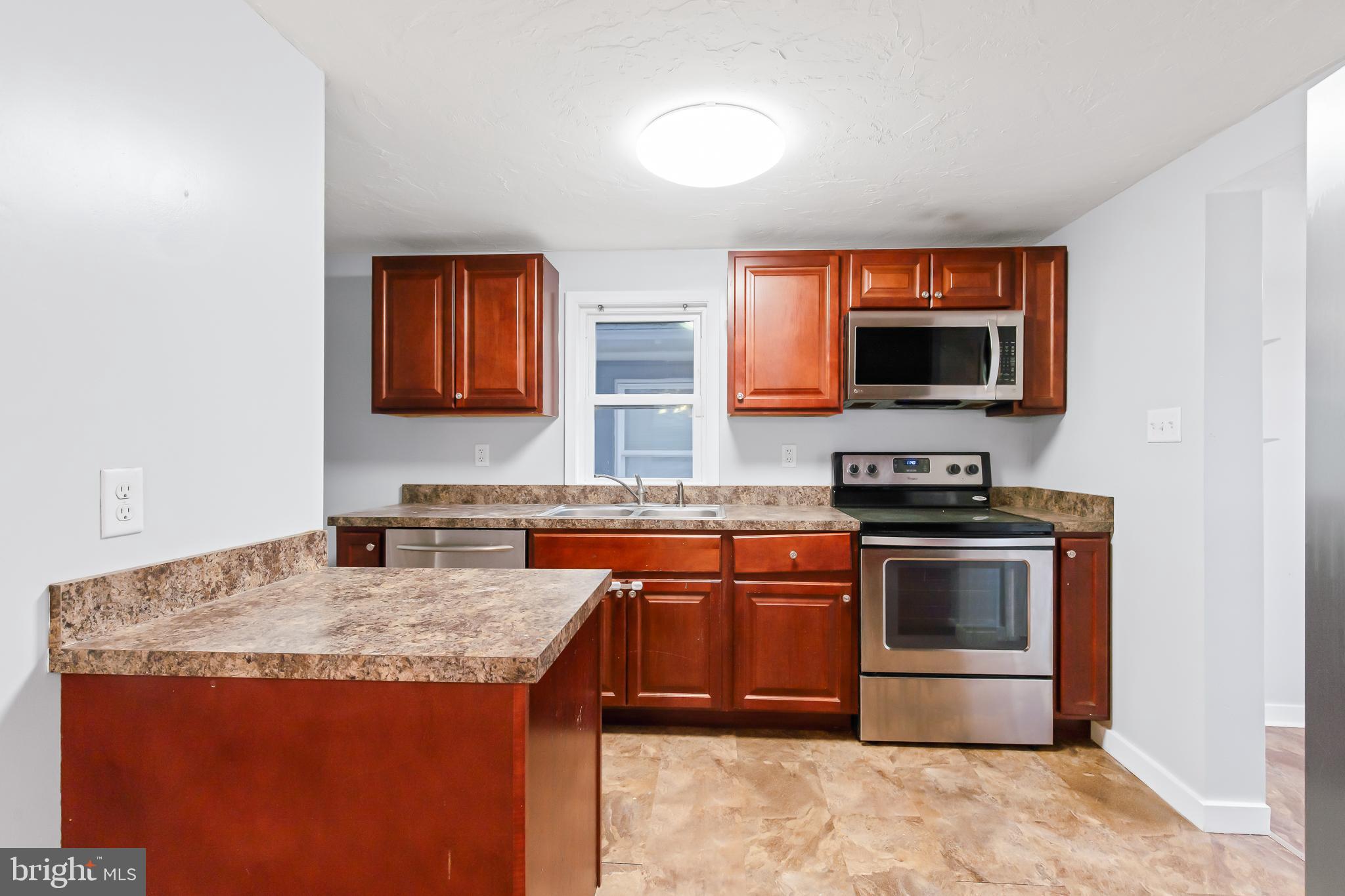 VETERANS MEMORIAL PARK - Residential