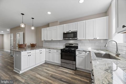 Townhouse For Sale - 29 N Clinton Street<br/> BALTIMORE, MD 21224