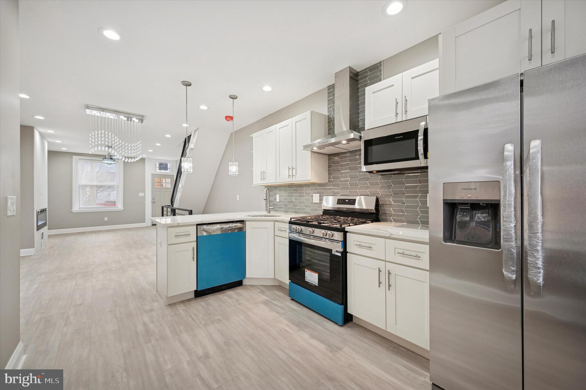 STRAWBERRY MANSION - Residential