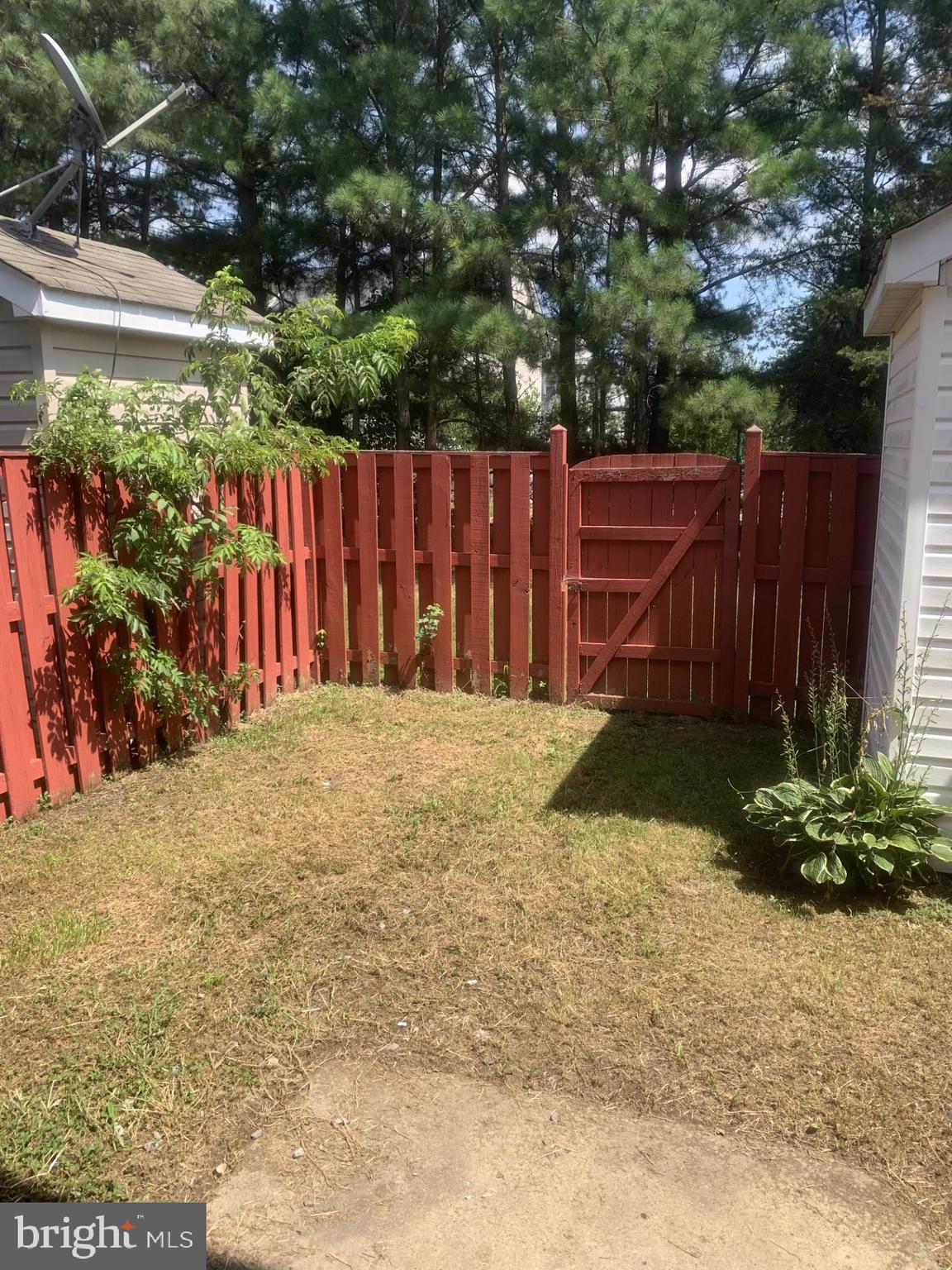 LAUREL GLEN - Residential Lease