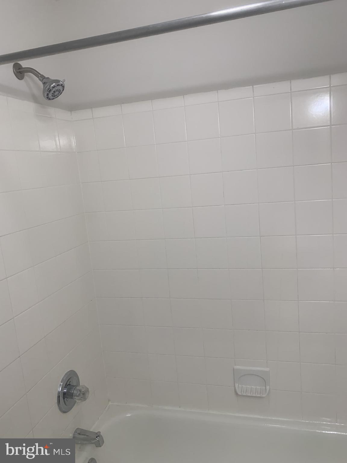 LAUREL GLEN - Residential Lease