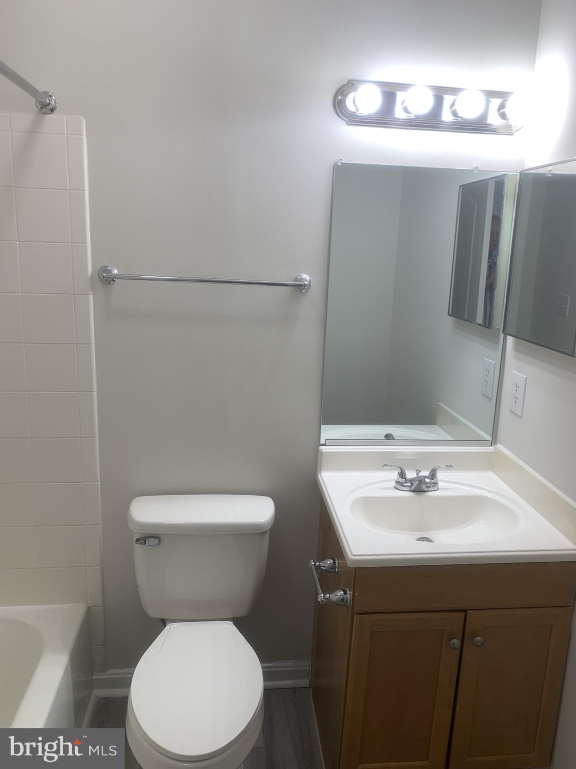 LAUREL GLEN - Residential Lease