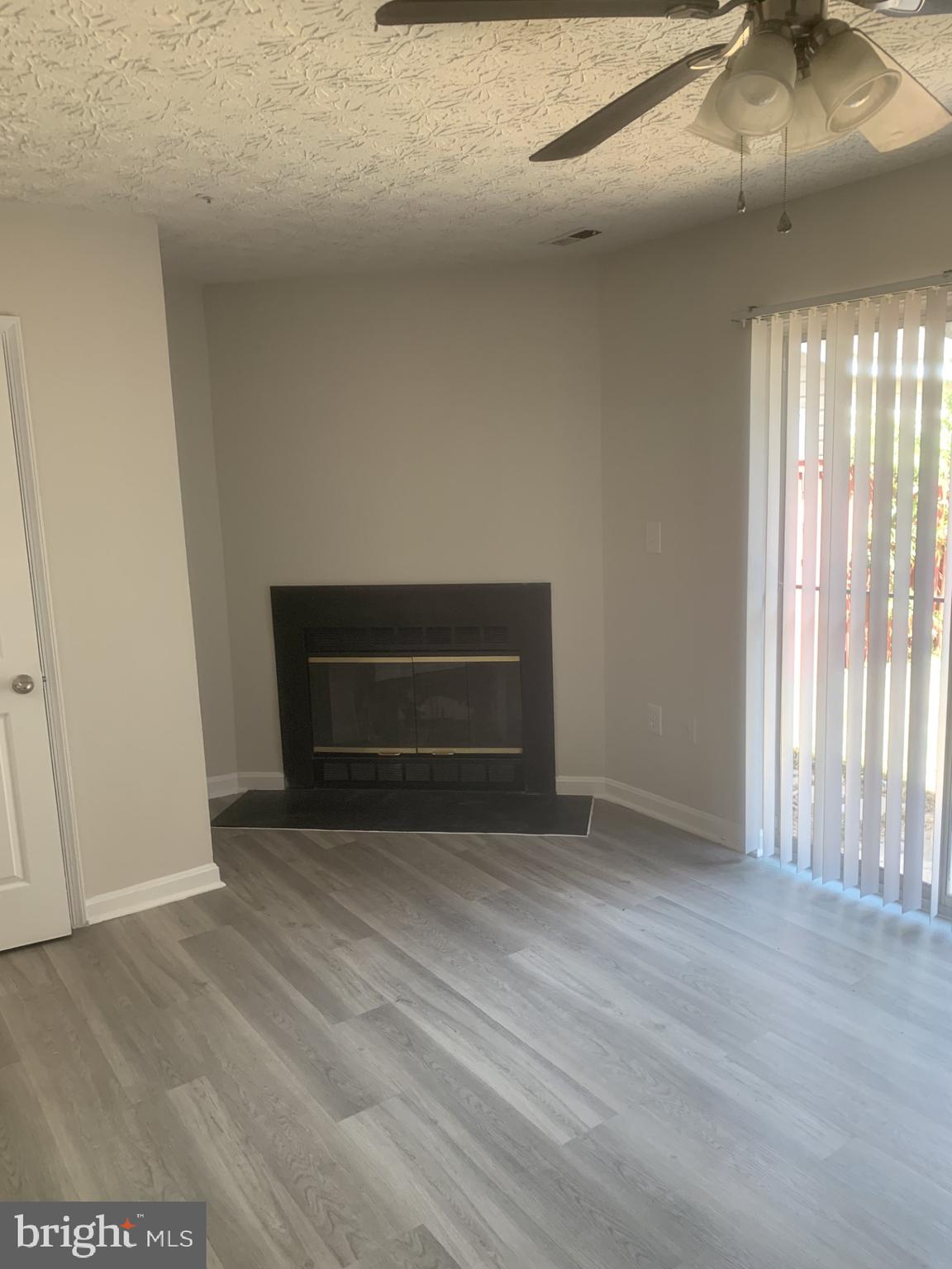 LAUREL GLEN - Residential Lease