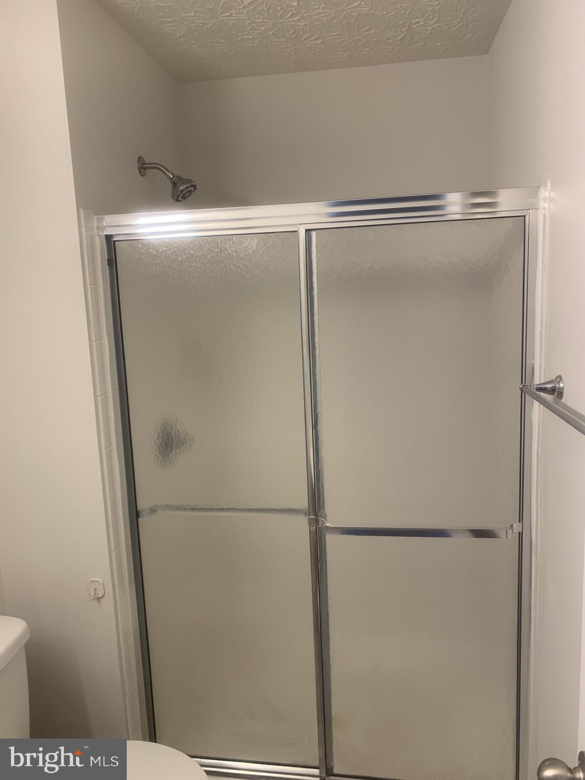 LAUREL GLEN - Residential Lease