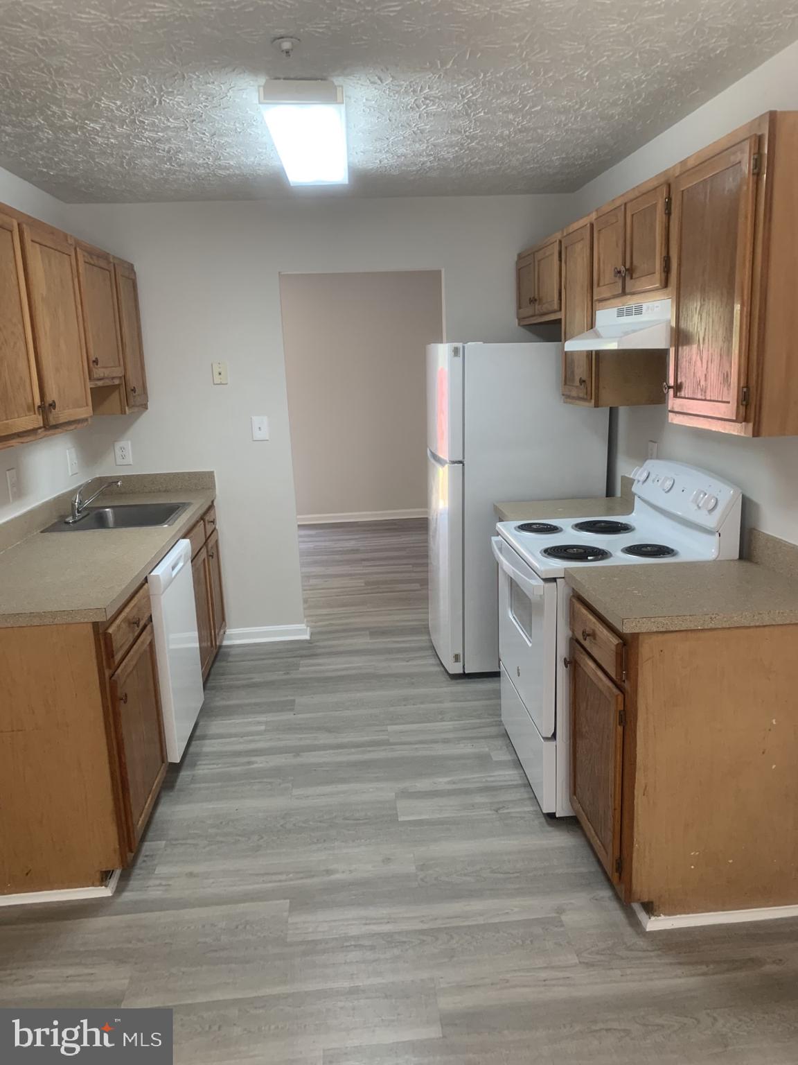 LAUREL GLEN - Residential Lease