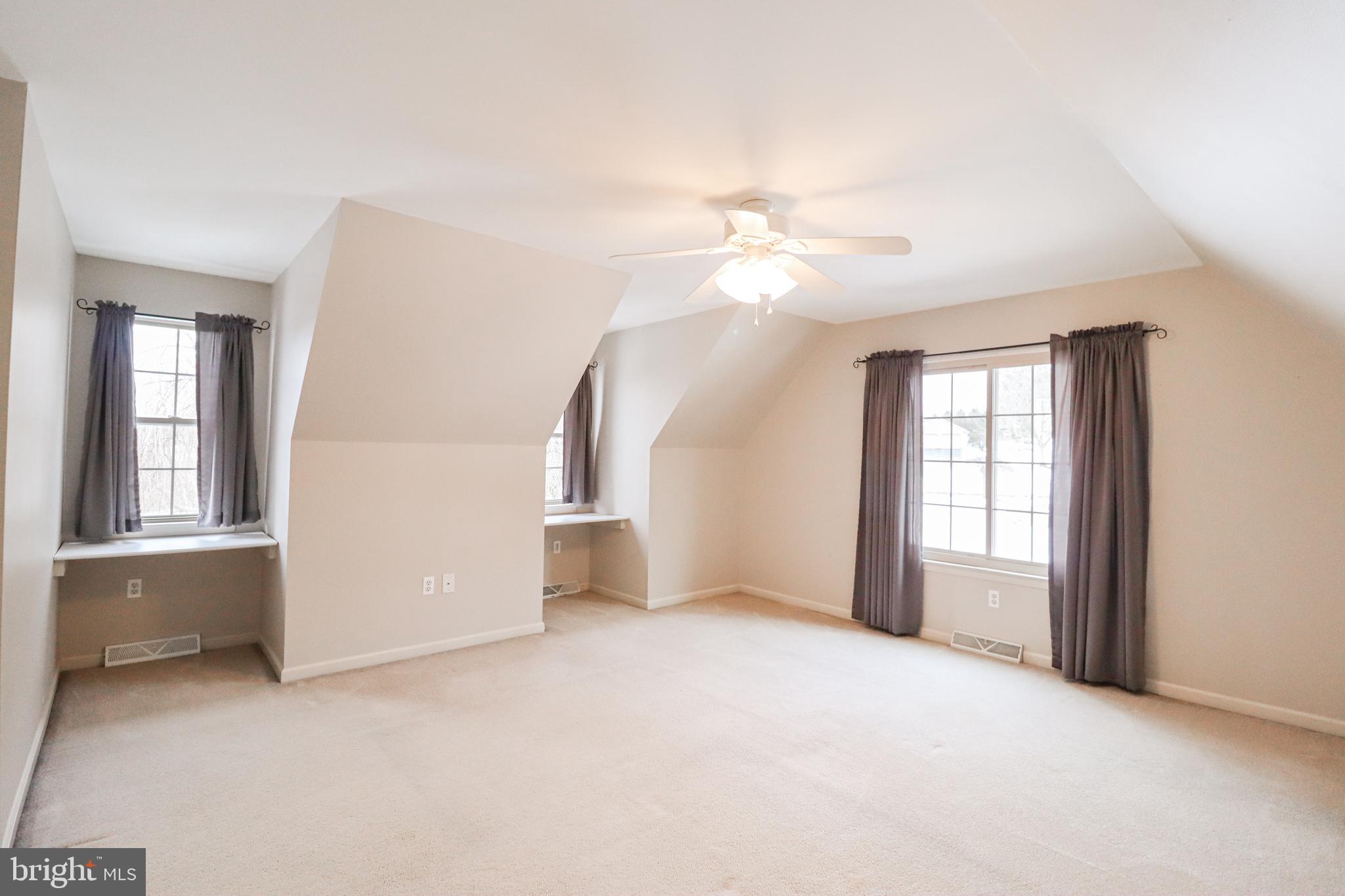 KENDALE HEIGHTS - Residential