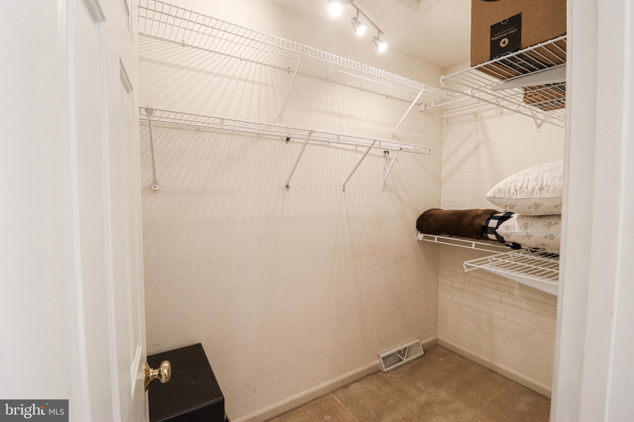 KENDALE HEIGHTS - Residential