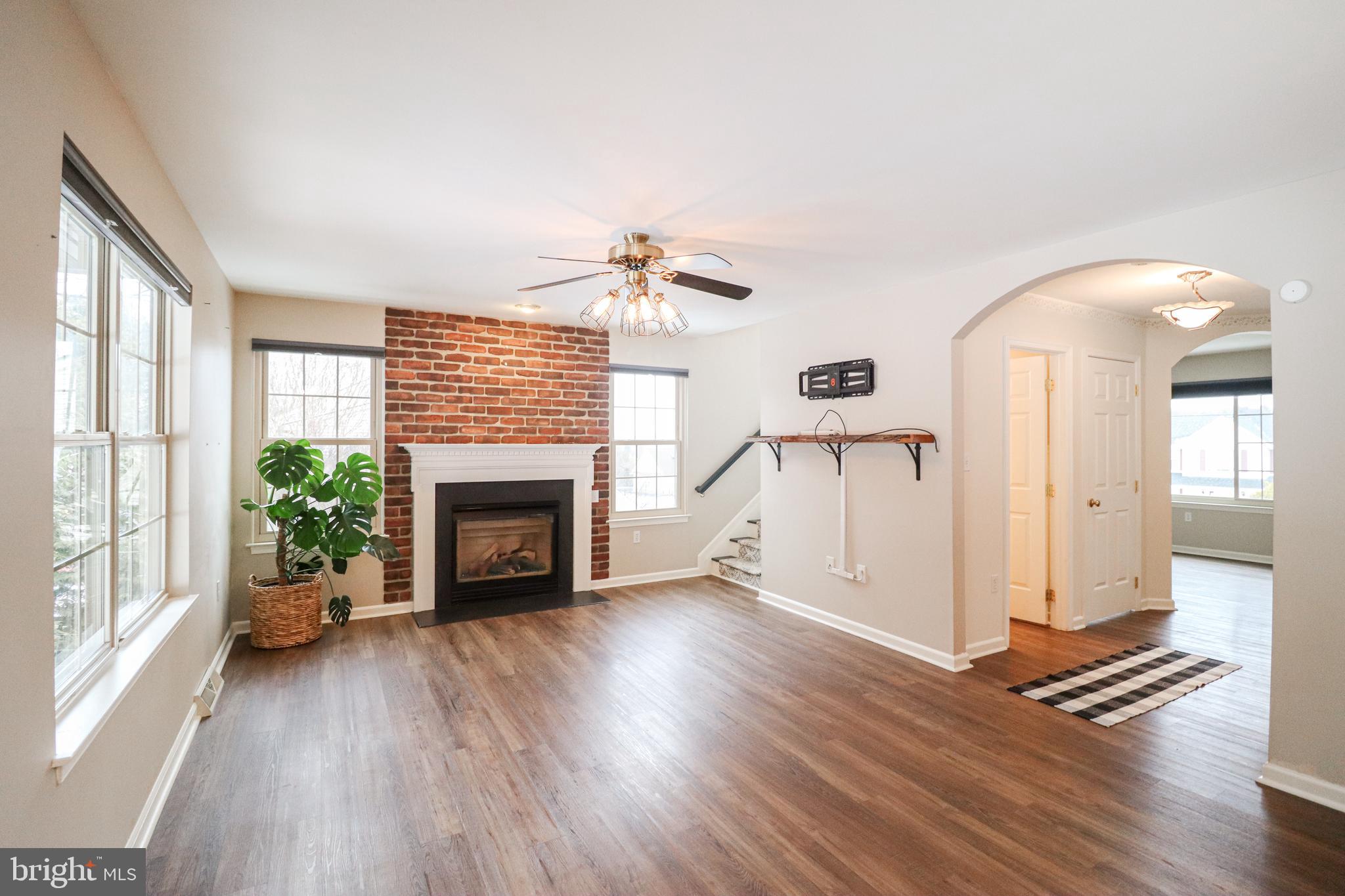 KENDALE HEIGHTS - Residential