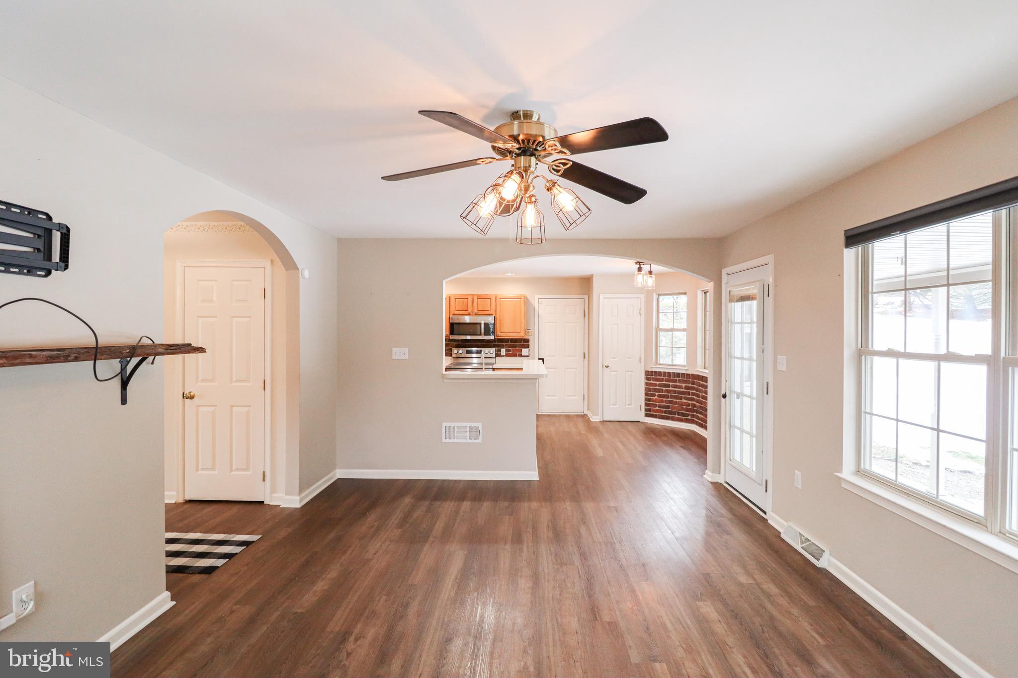 KENDALE HEIGHTS - Residential