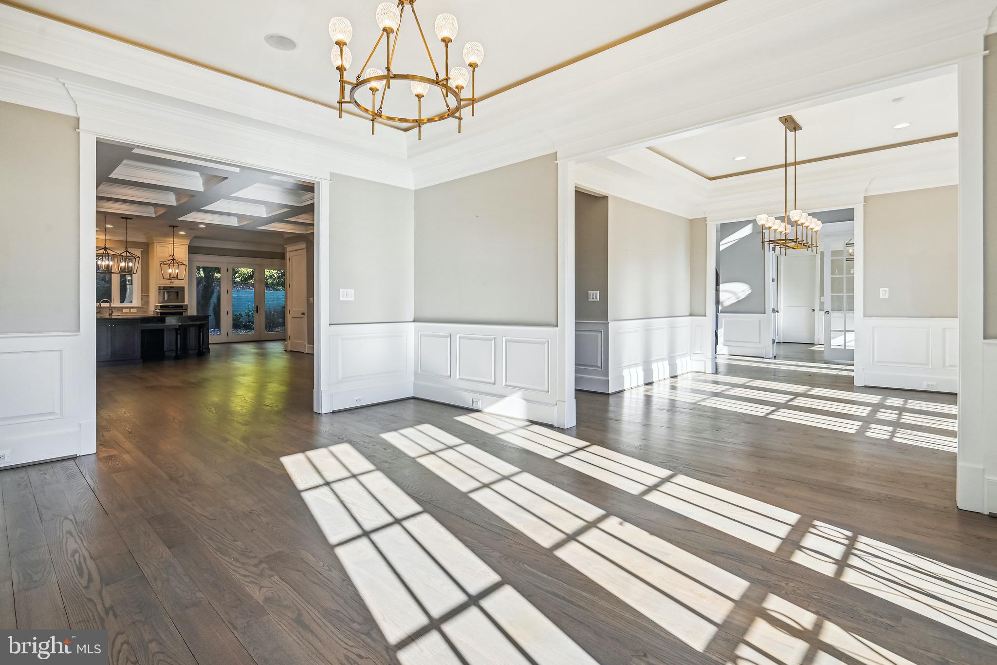 SALONA VILLAGE - Residential