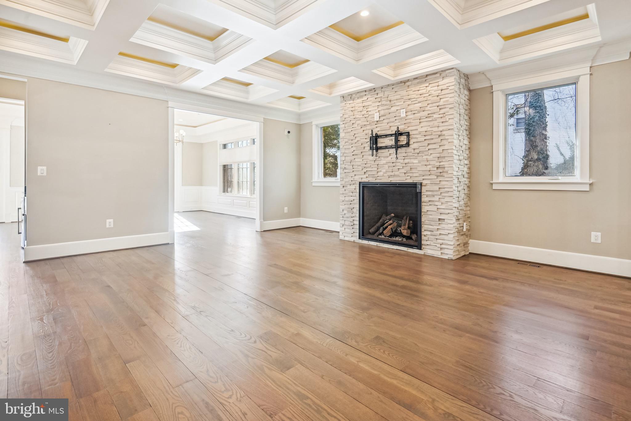 SALONA VILLAGE - Residential