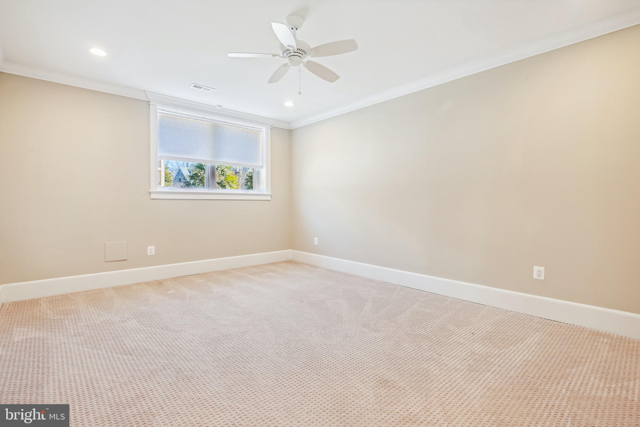 SALONA VILLAGE - Residential