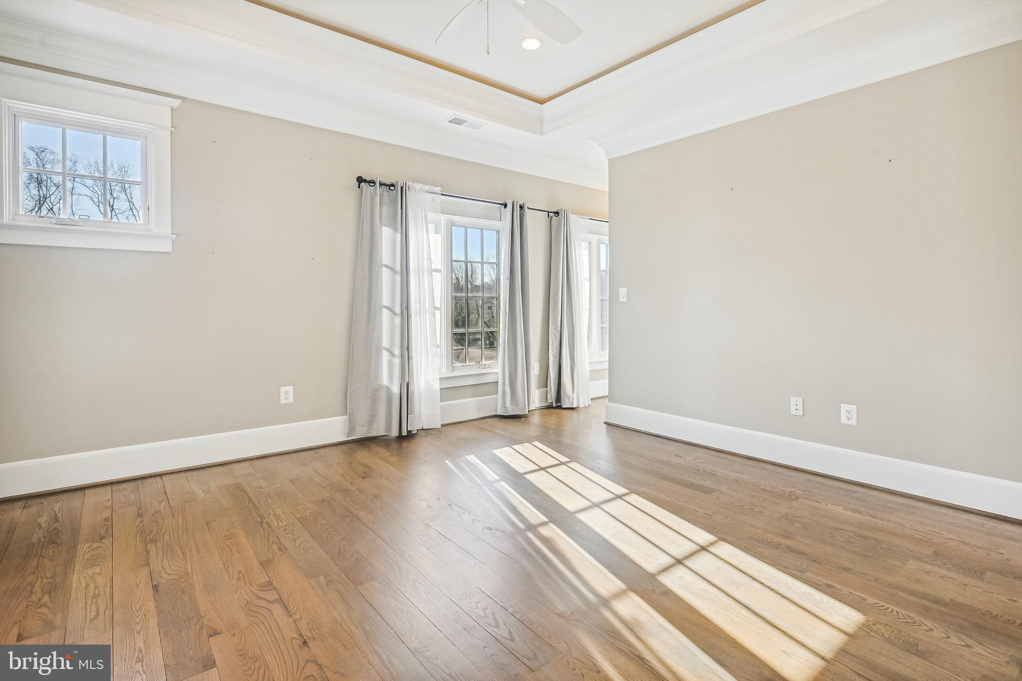 SALONA VILLAGE - Residential