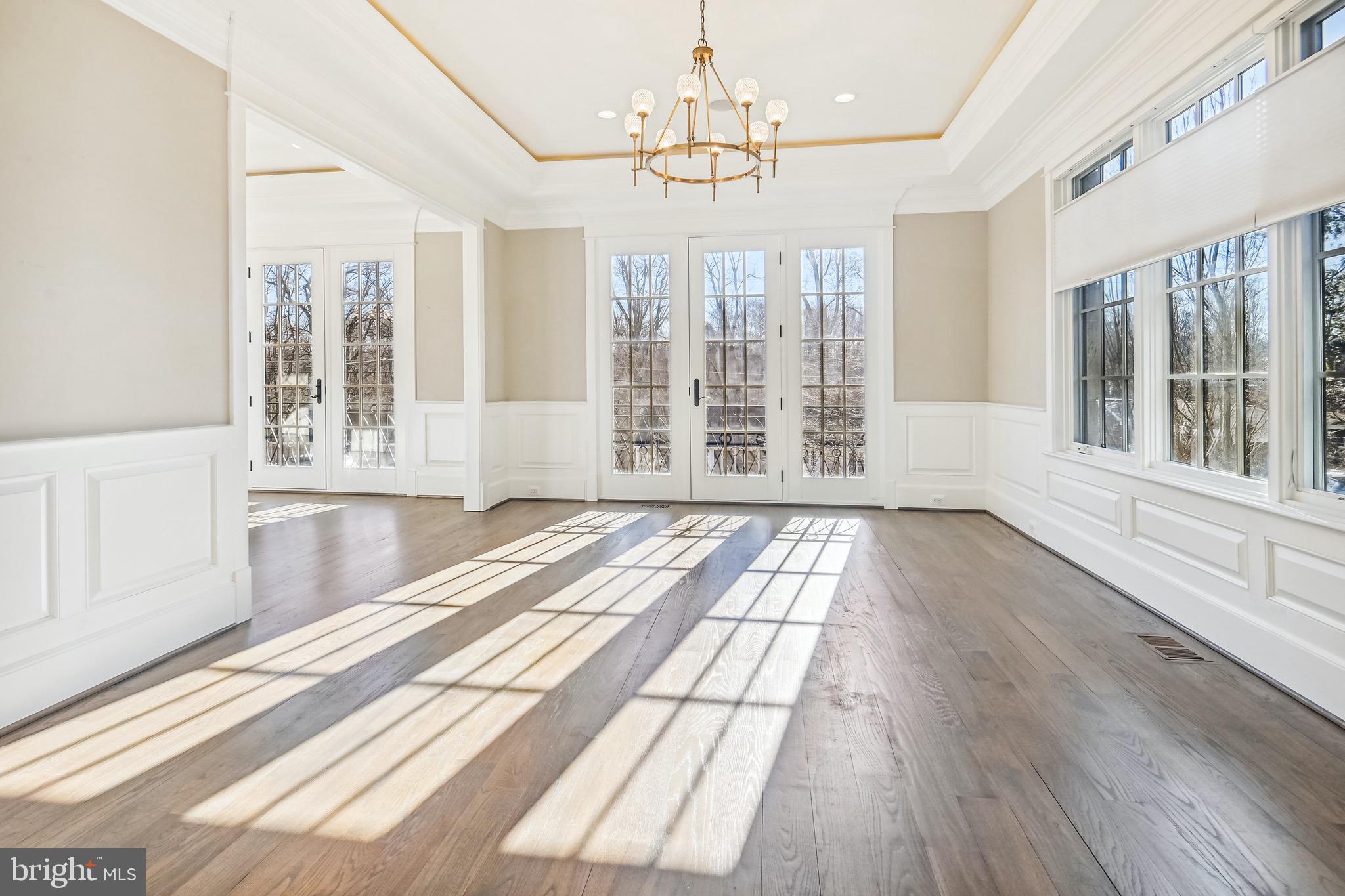 SALONA VILLAGE - Residential