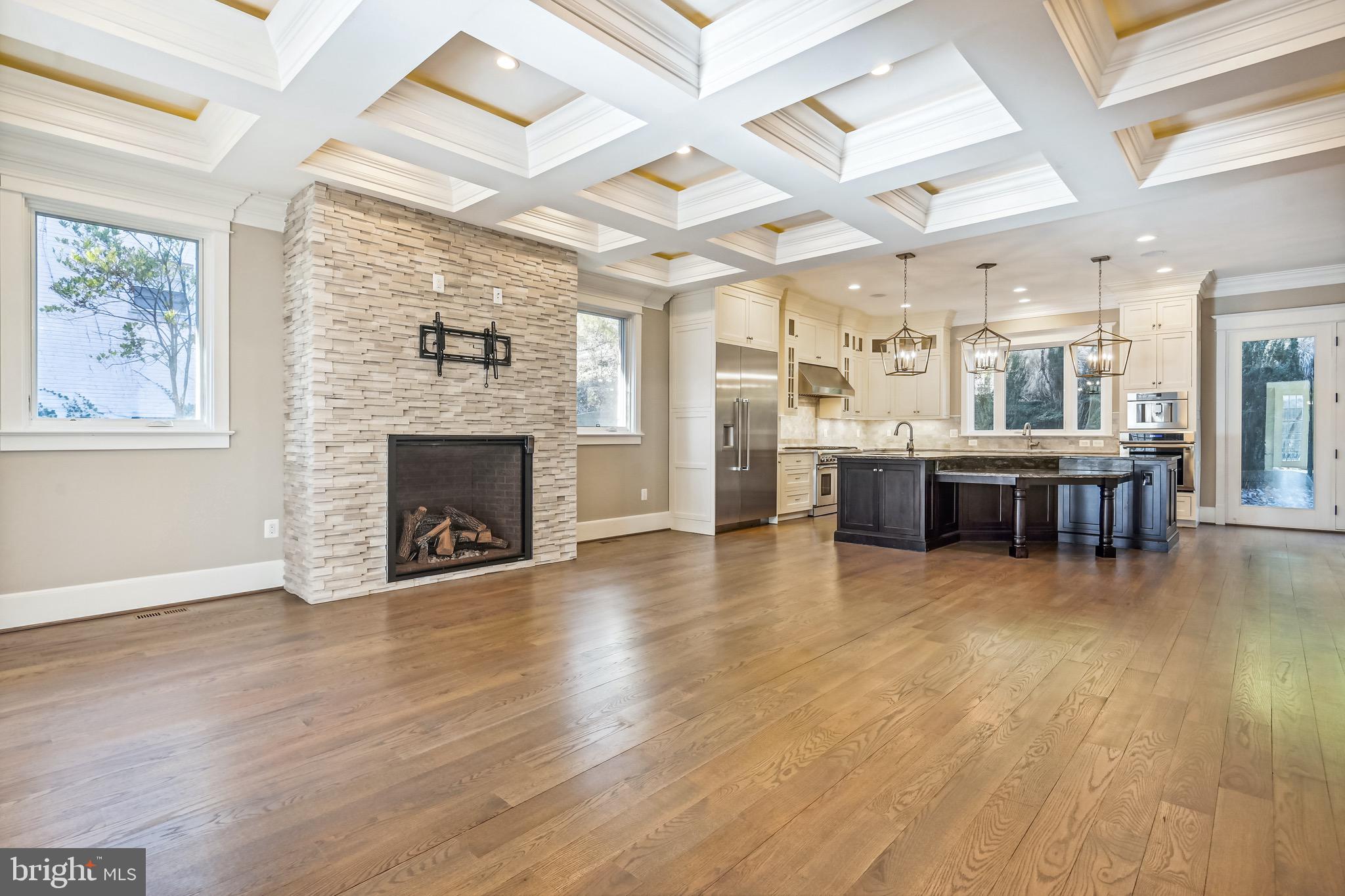 SALONA VILLAGE - Residential