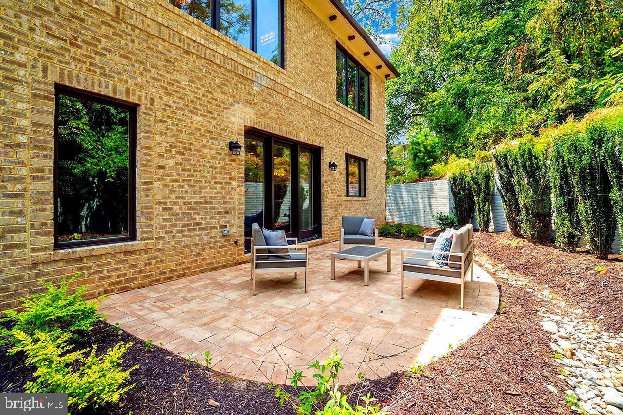 SALONA VILLAGE - Residential