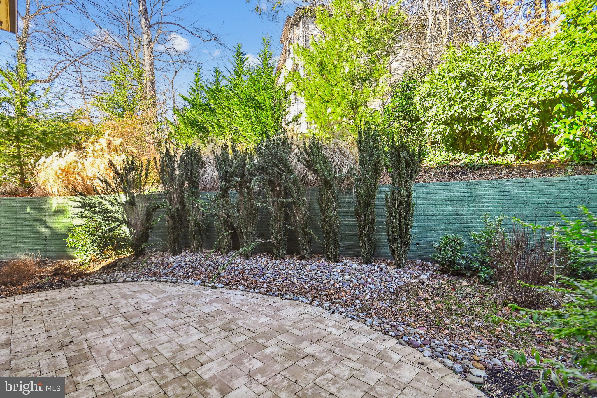 SALONA VILLAGE - Residential