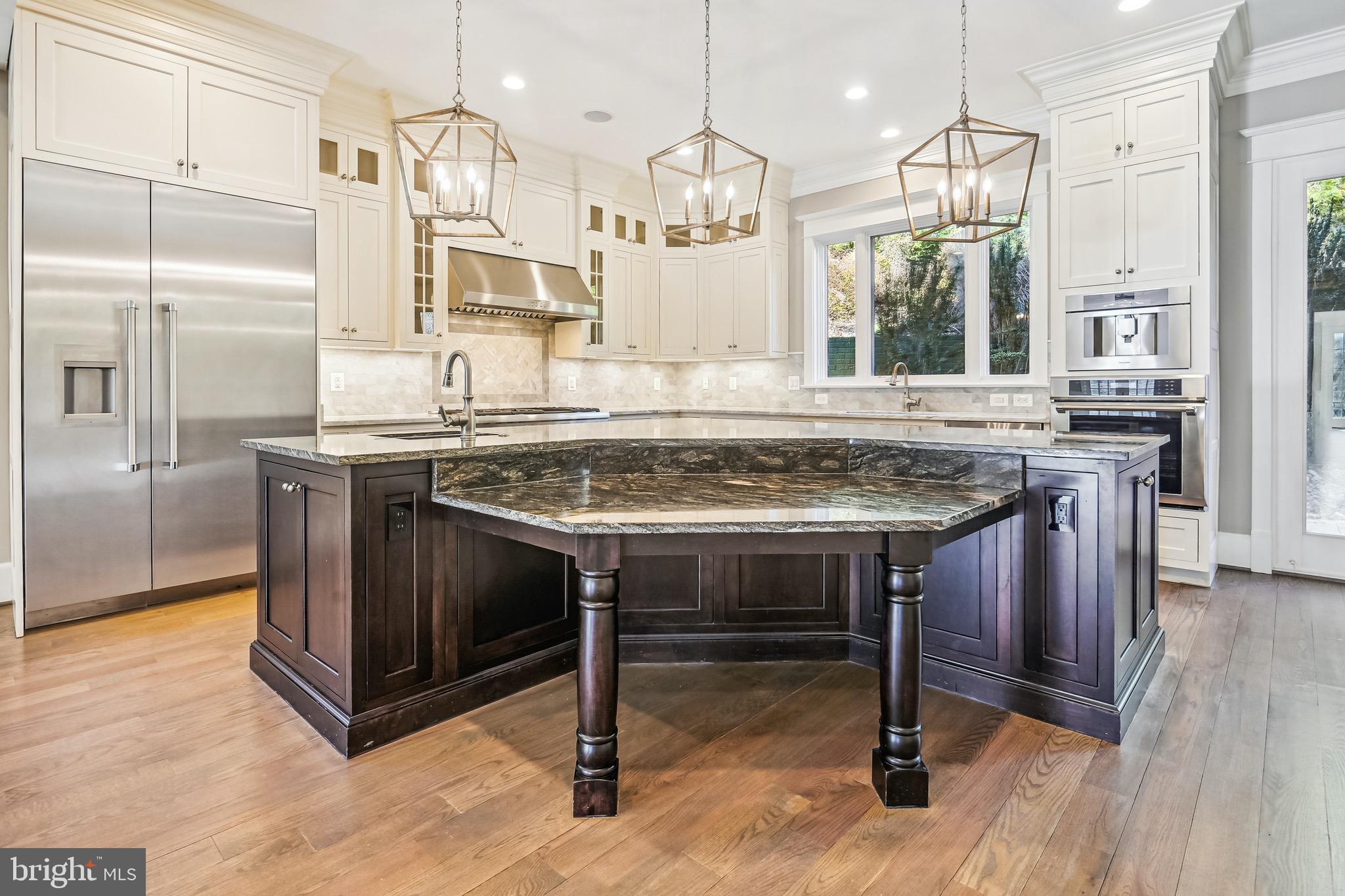 SALONA VILLAGE - Residential