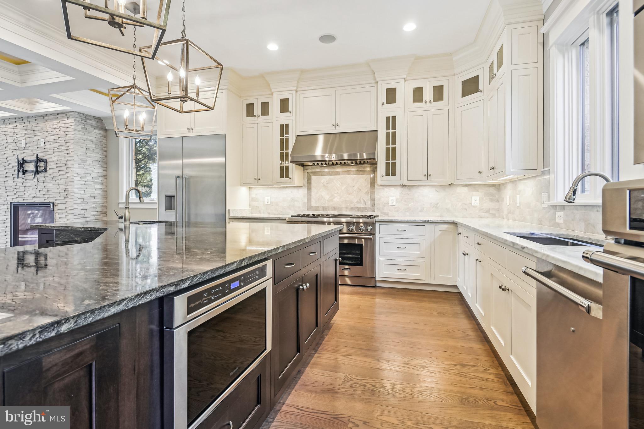 SALONA VILLAGE - Residential