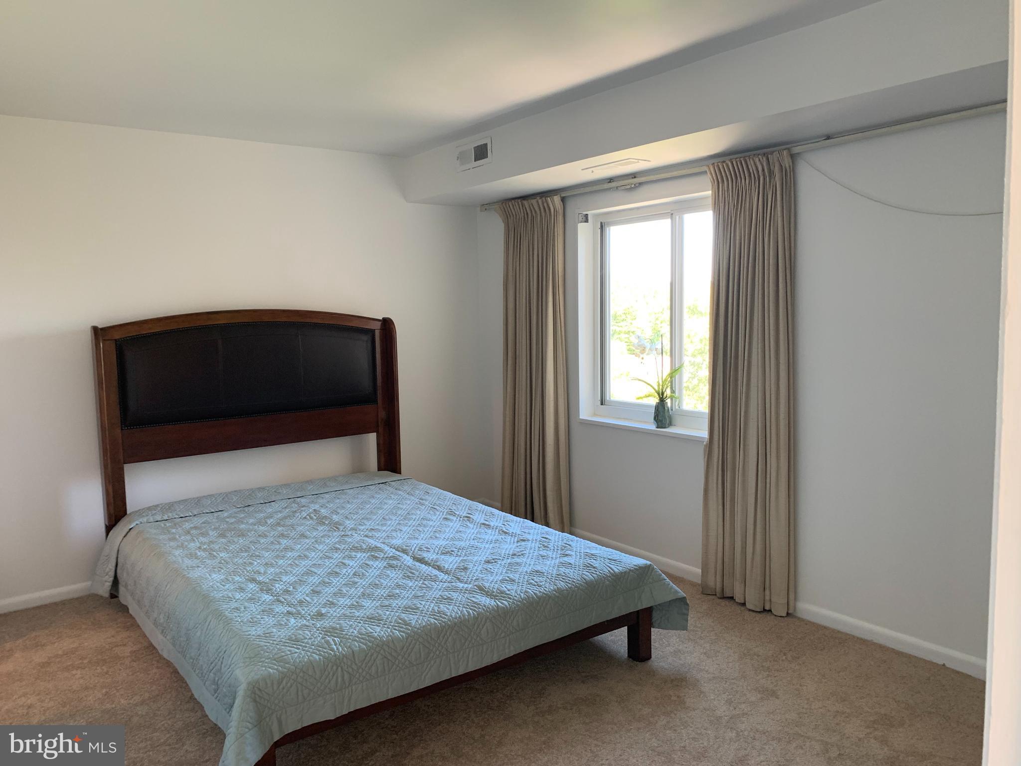 COLUMBIA TOWERS - Residential Lease