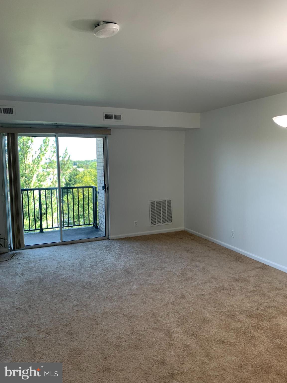 COLUMBIA TOWERS - Residential Lease