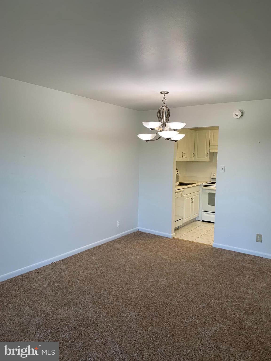 COLUMBIA TOWERS - Residential Lease