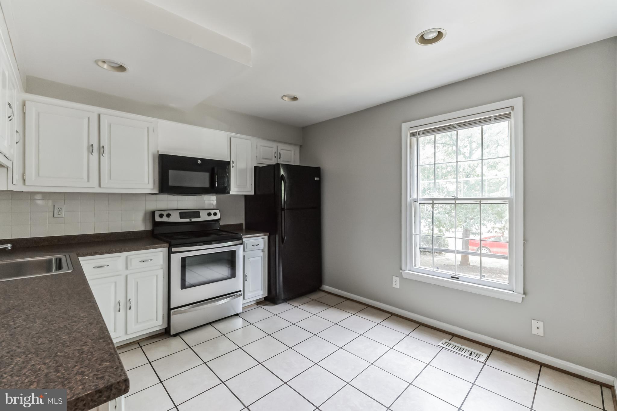 STONEHURST - Residential Lease