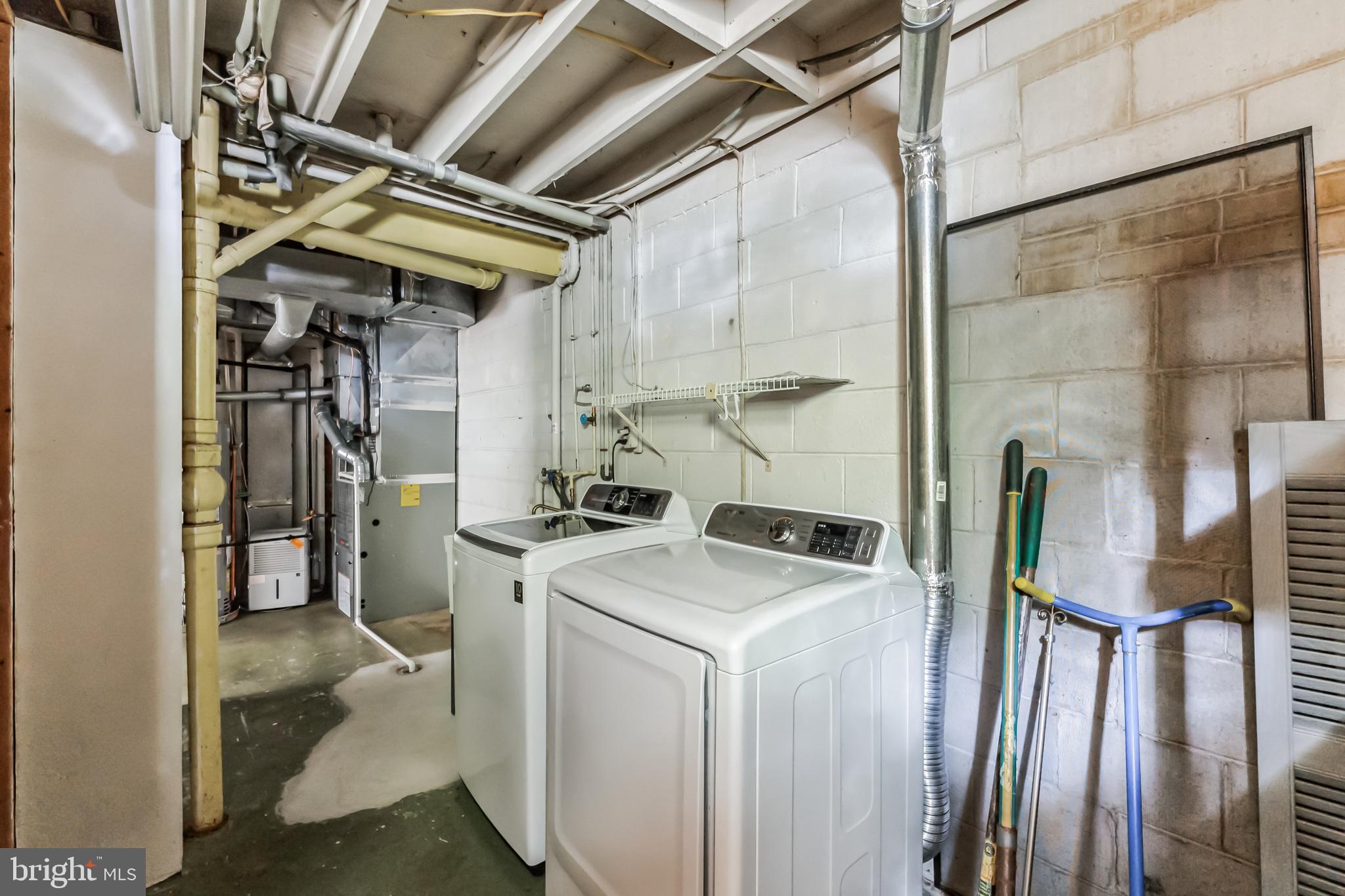 STONEHURST - Residential Lease