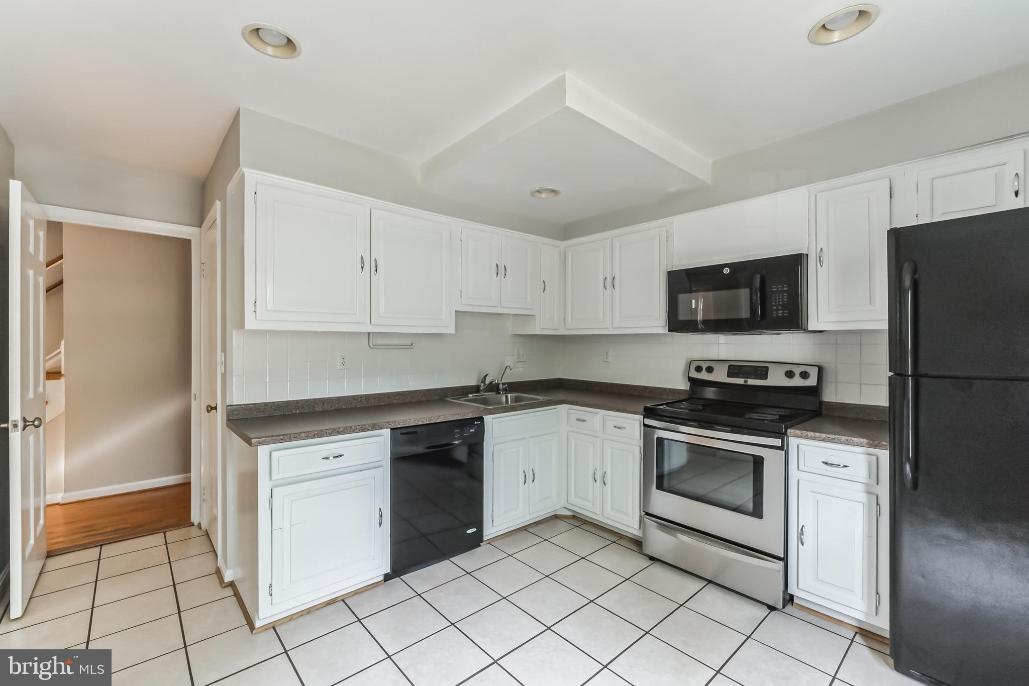 STONEHURST - Residential Lease