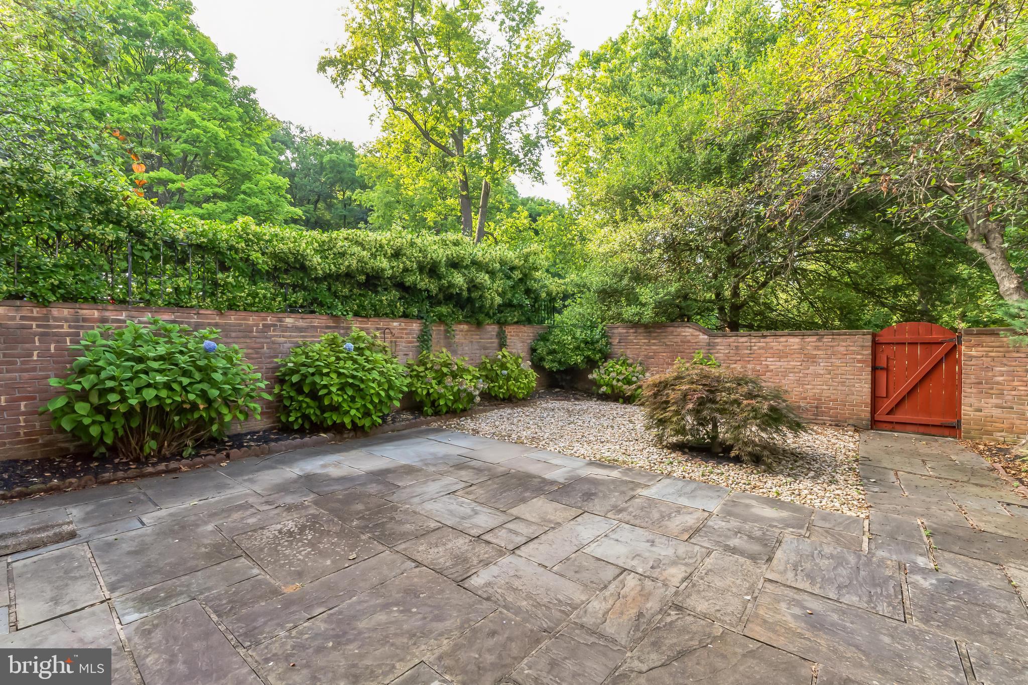 STONEHURST - Residential Lease