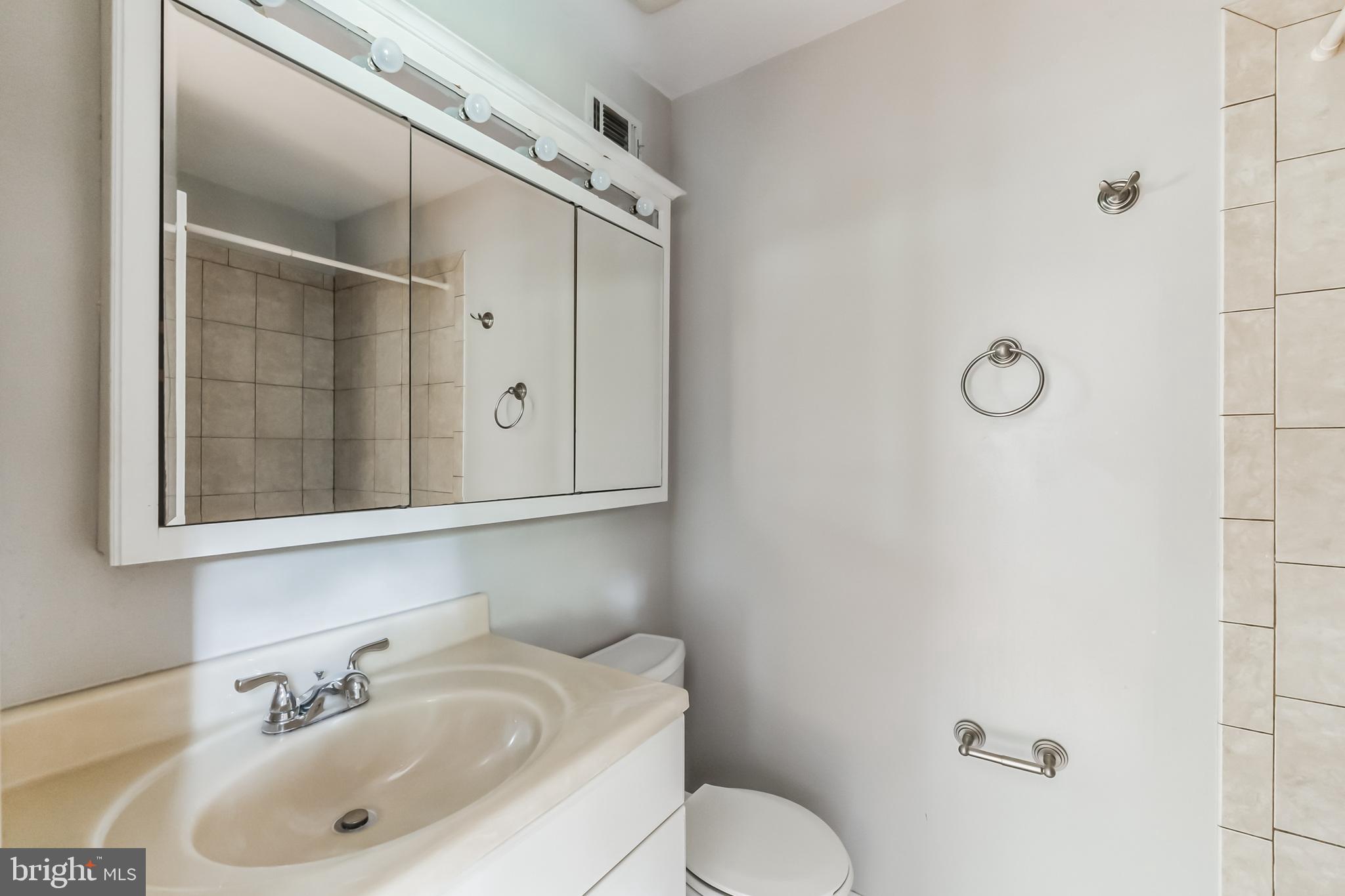 STONEHURST - Residential Lease