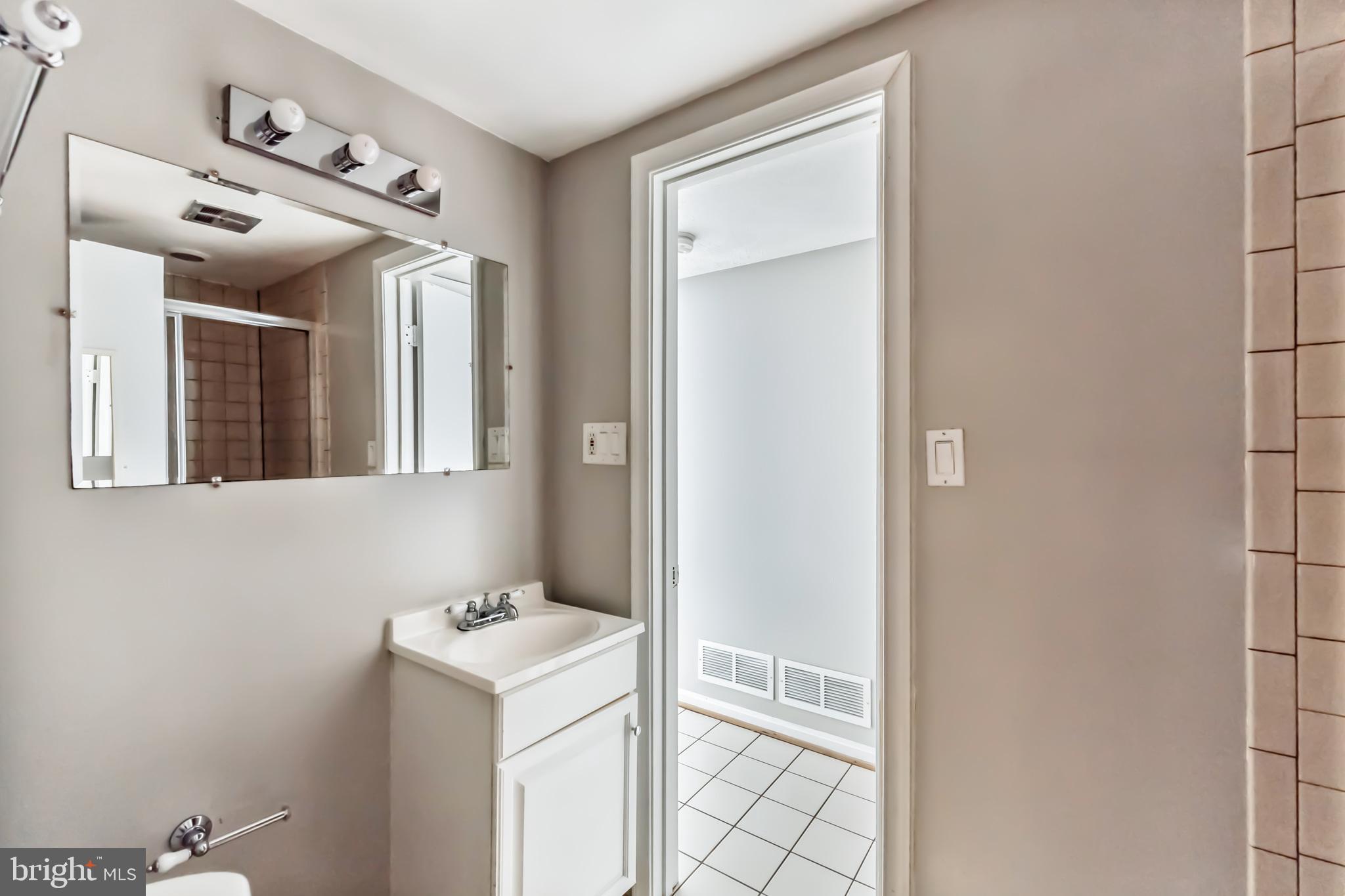 STONEHURST - Residential Lease