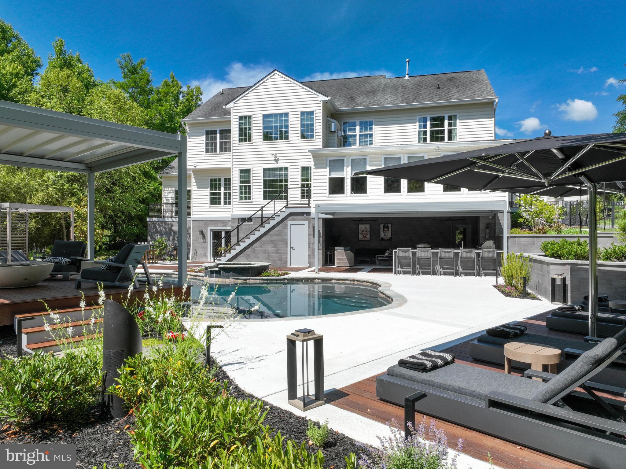 CROSS CREEK COMPASS POINTE - Residential