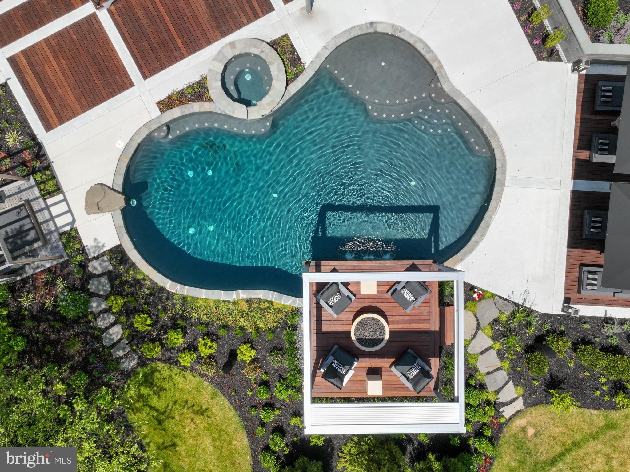 CROSS CREEK COMPASS POINTE - Residential