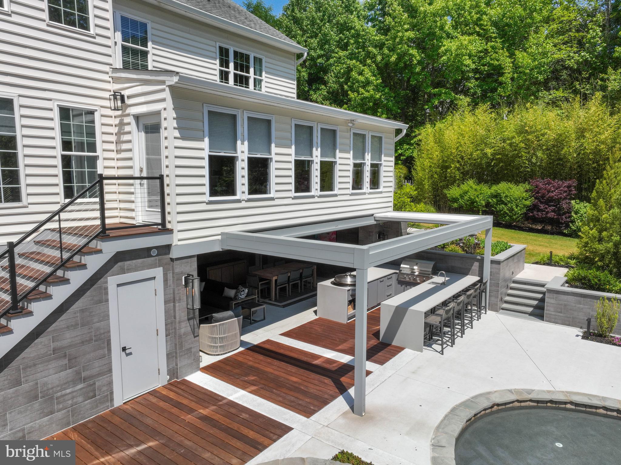 CROSS CREEK COMPASS POINTE - Residential