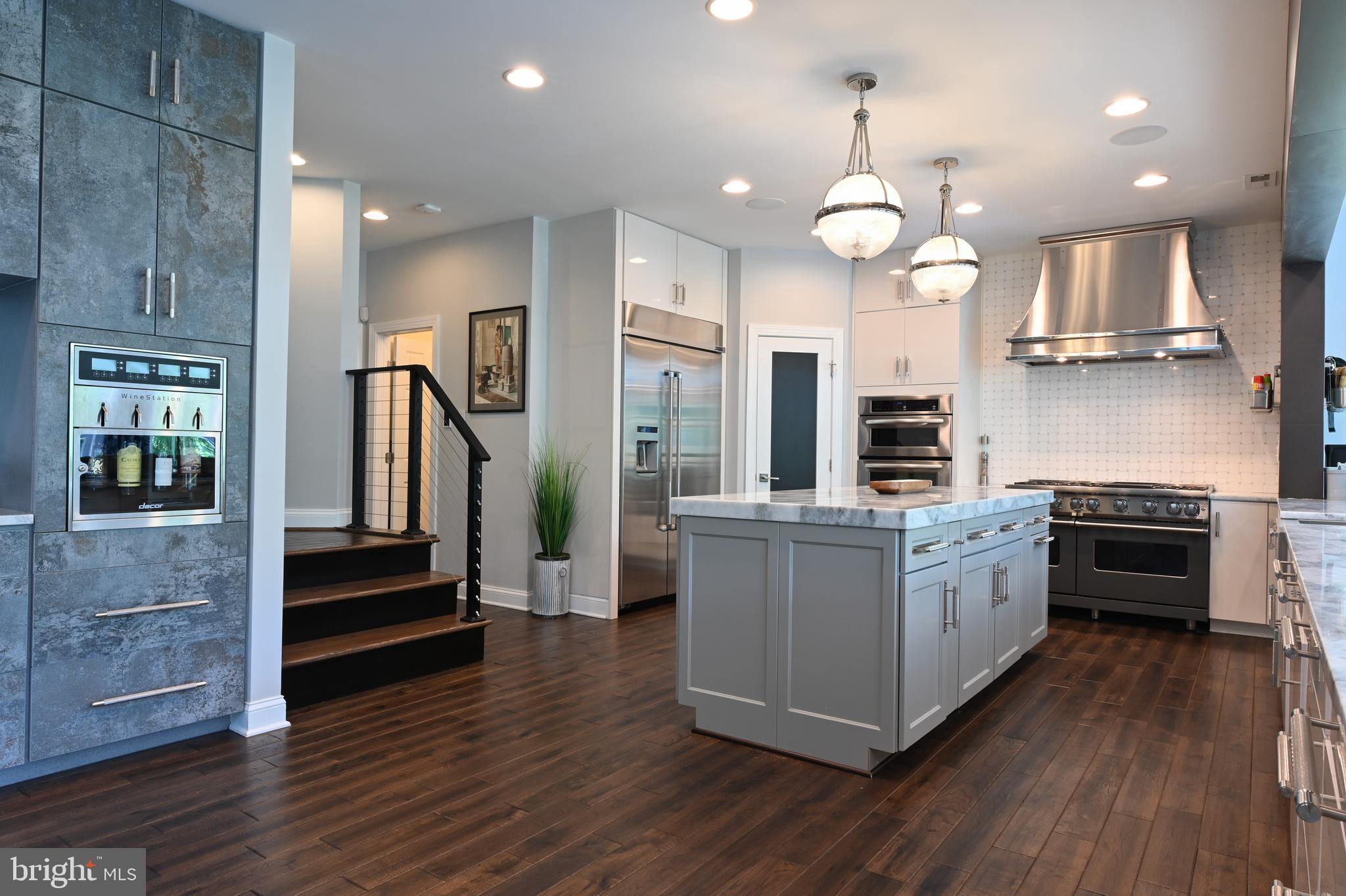 CROSS CREEK COMPASS POINTE - Residential