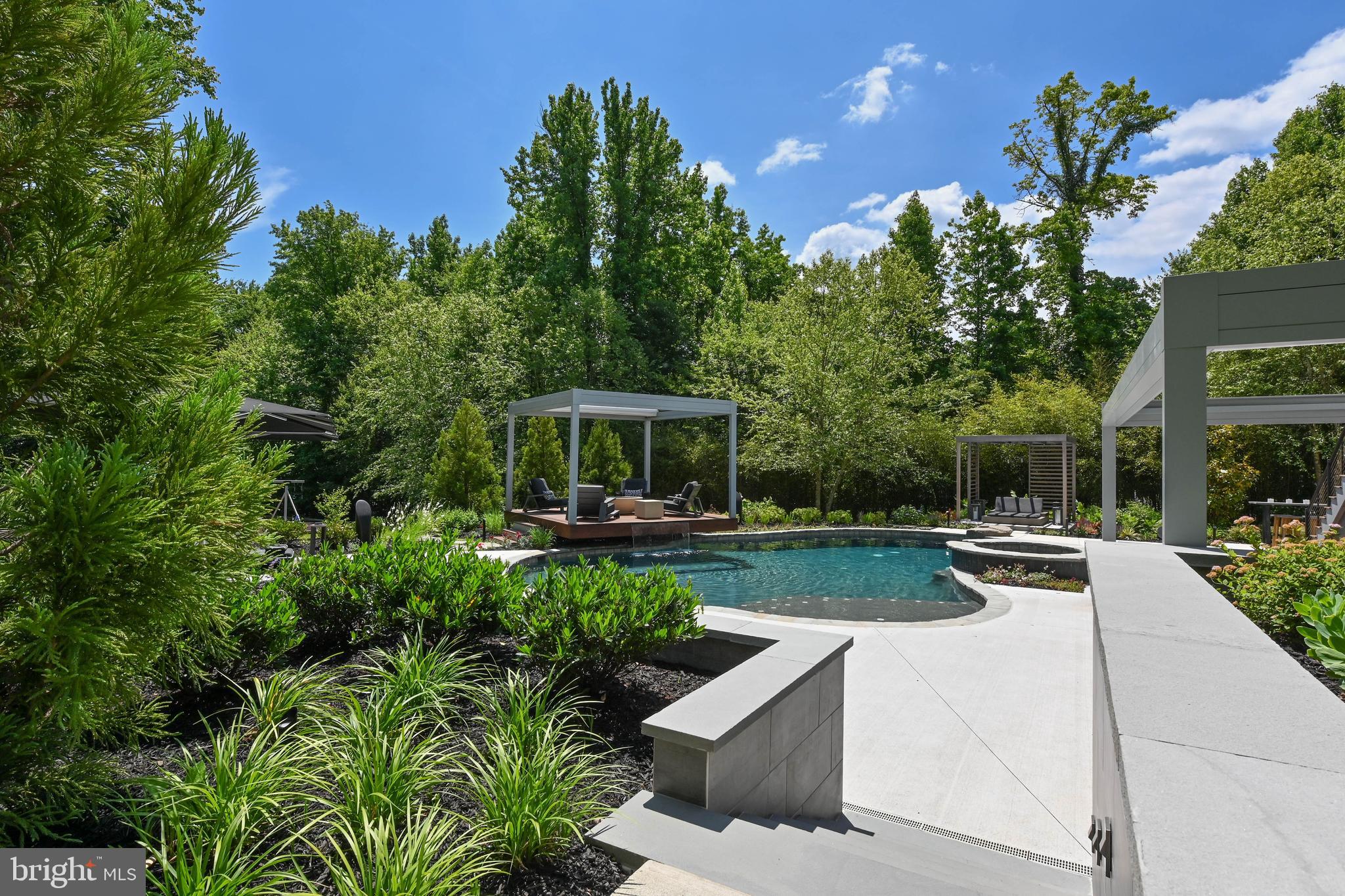 CROSS CREEK COMPASS POINTE - Residential