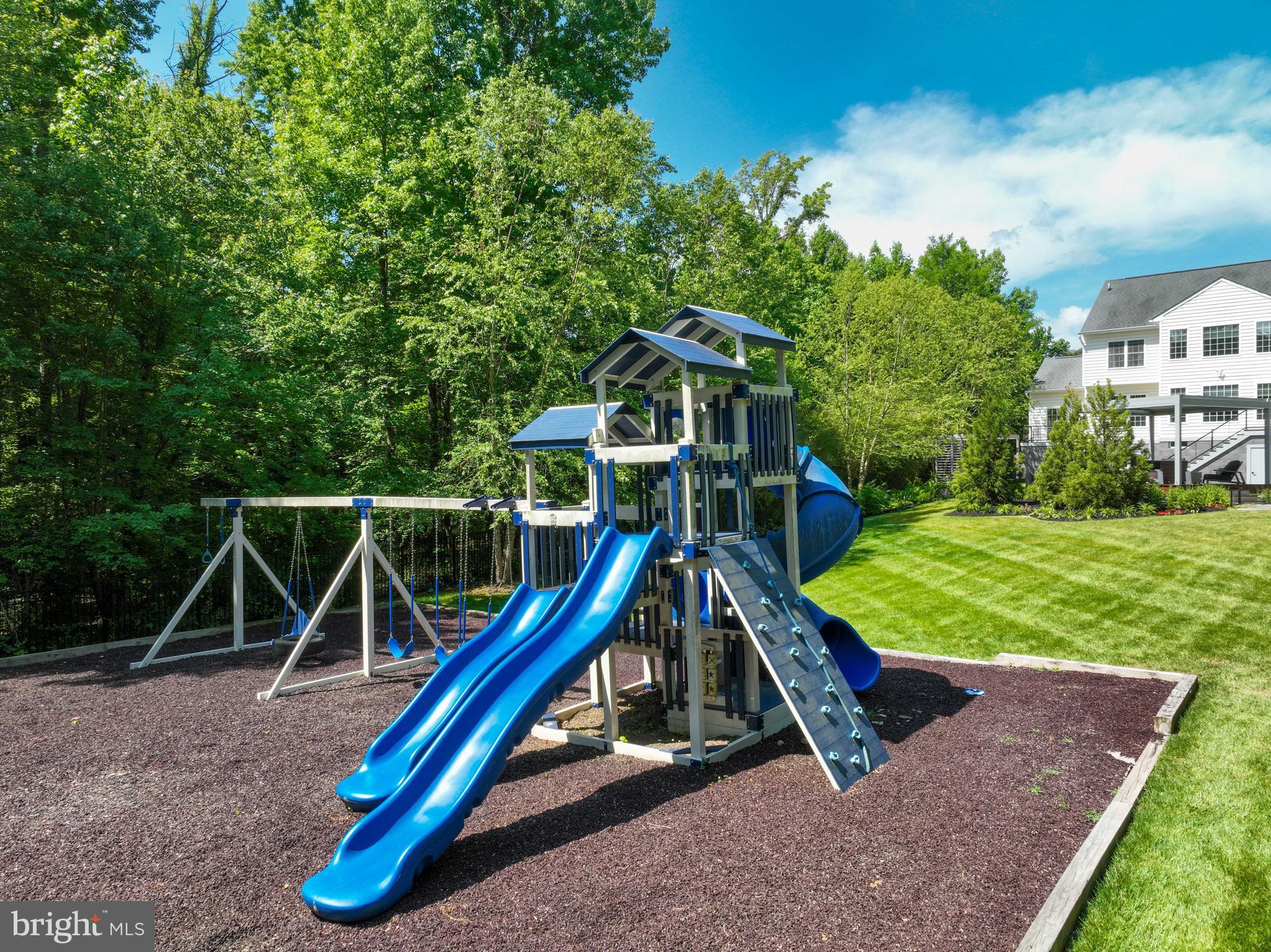 CROSS CREEK COMPASS POINTE - Residential